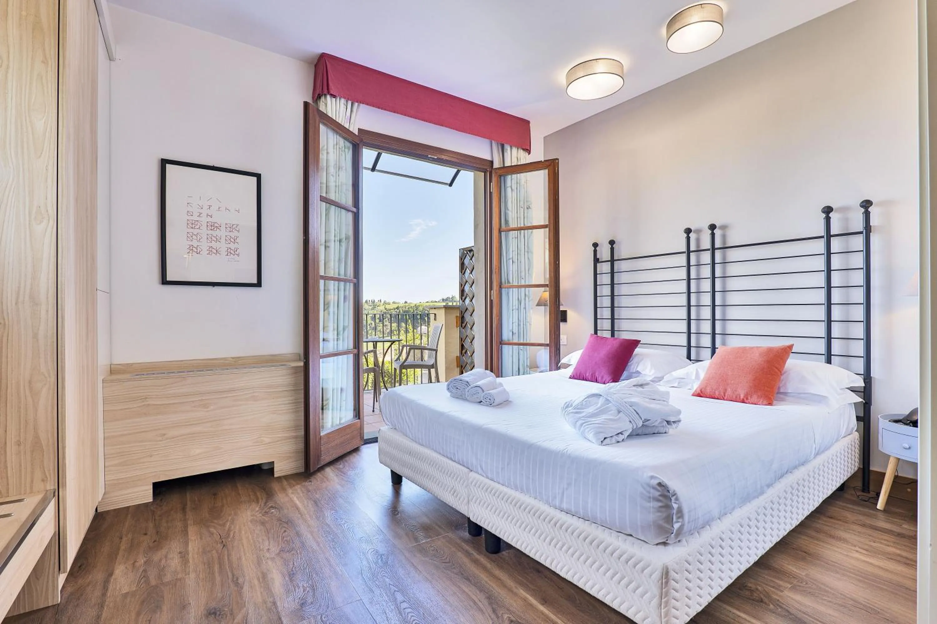 Bed in Villasanpaolo Resort & Spa