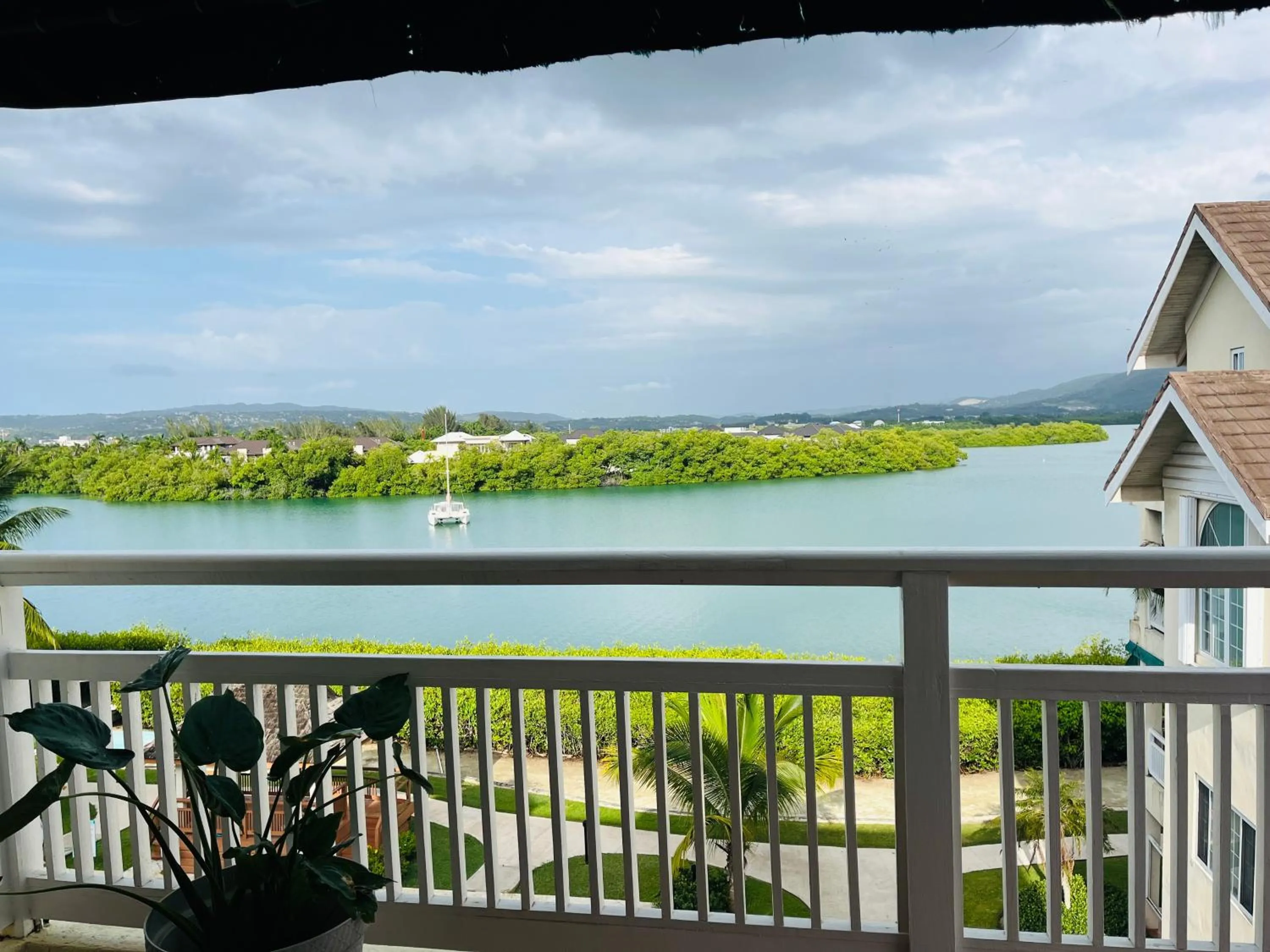 Balcony/Terrace in Luxury Apartments and Rooms,The Lagoons