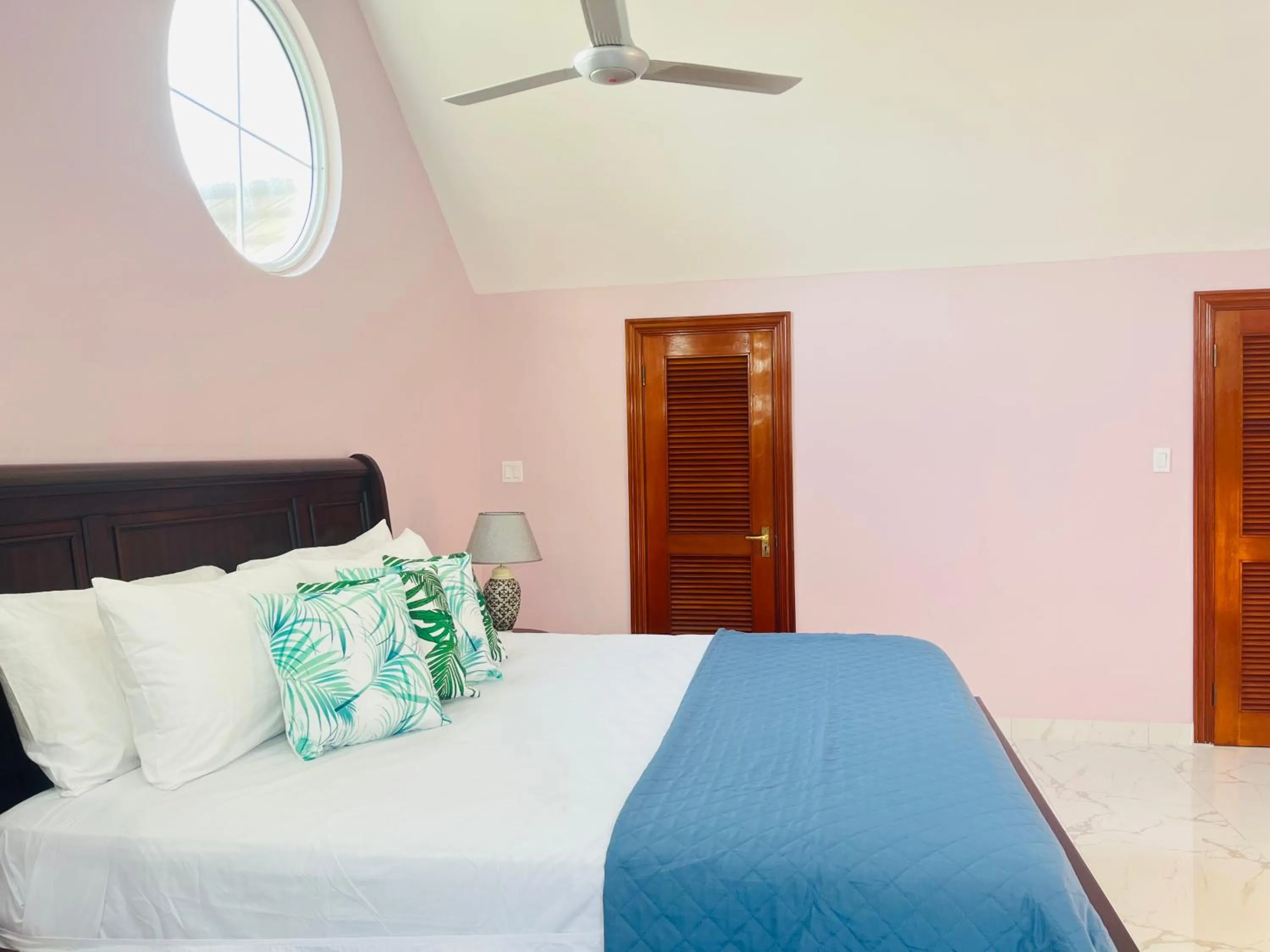 Bedroom, Bed in Luxury Apartments and Rooms,The Lagoons