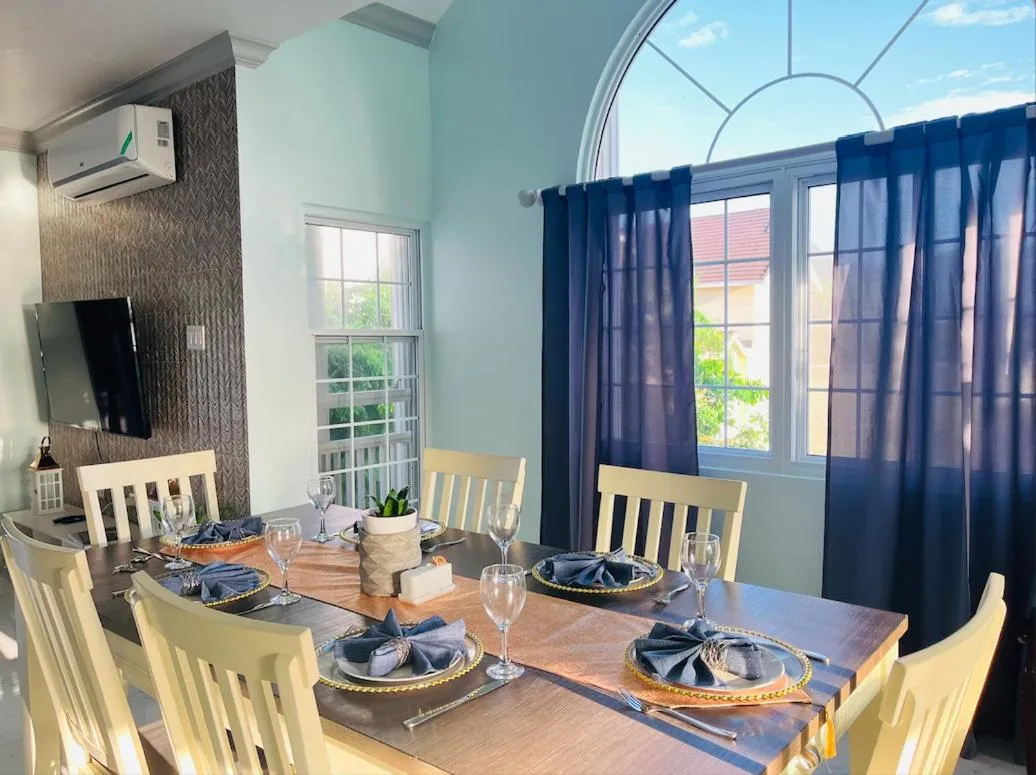 Luxury Apartments and Rooms,The Lagoons