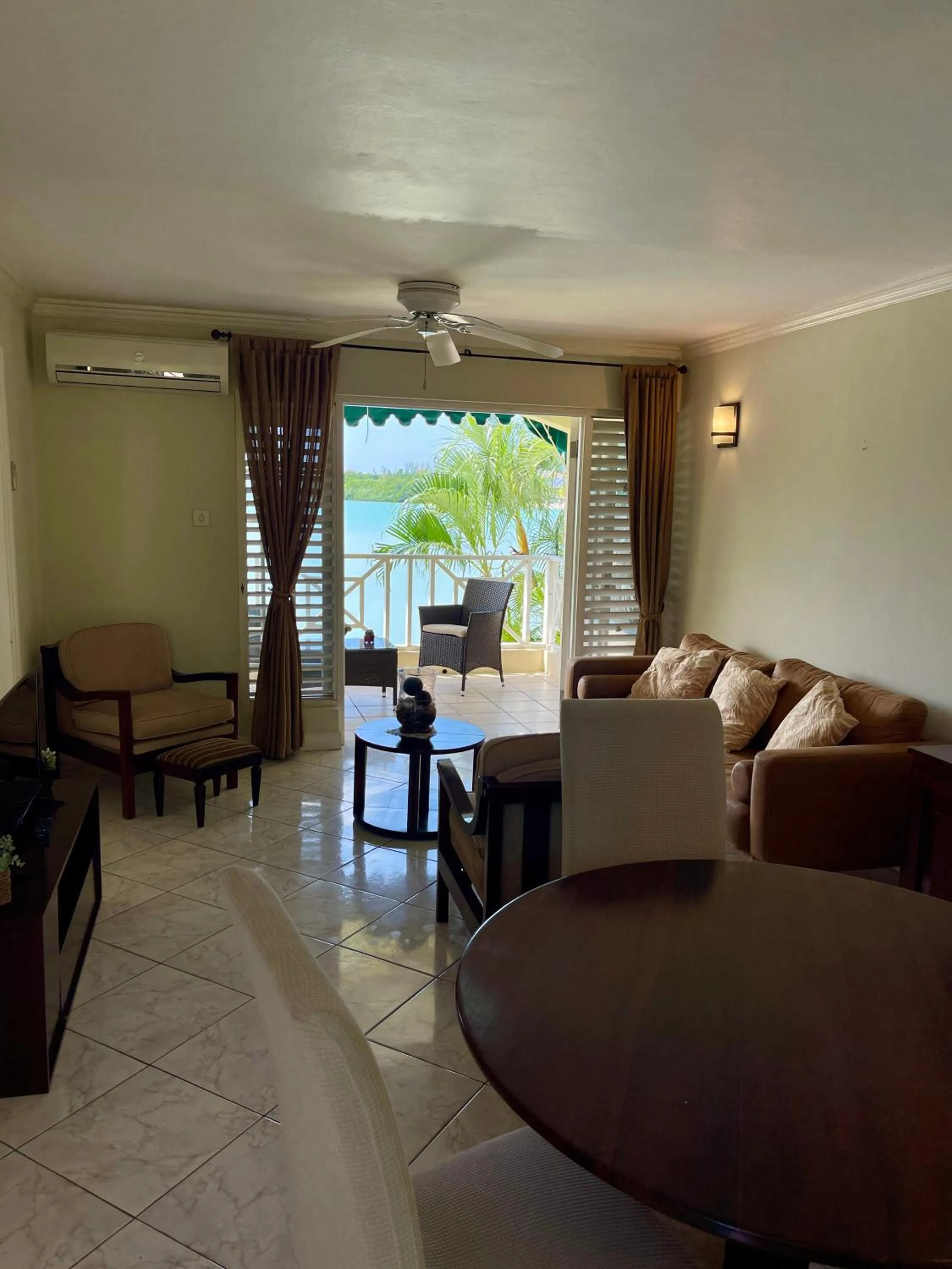 Living room in Luxury Apartments and Rooms,The Lagoons