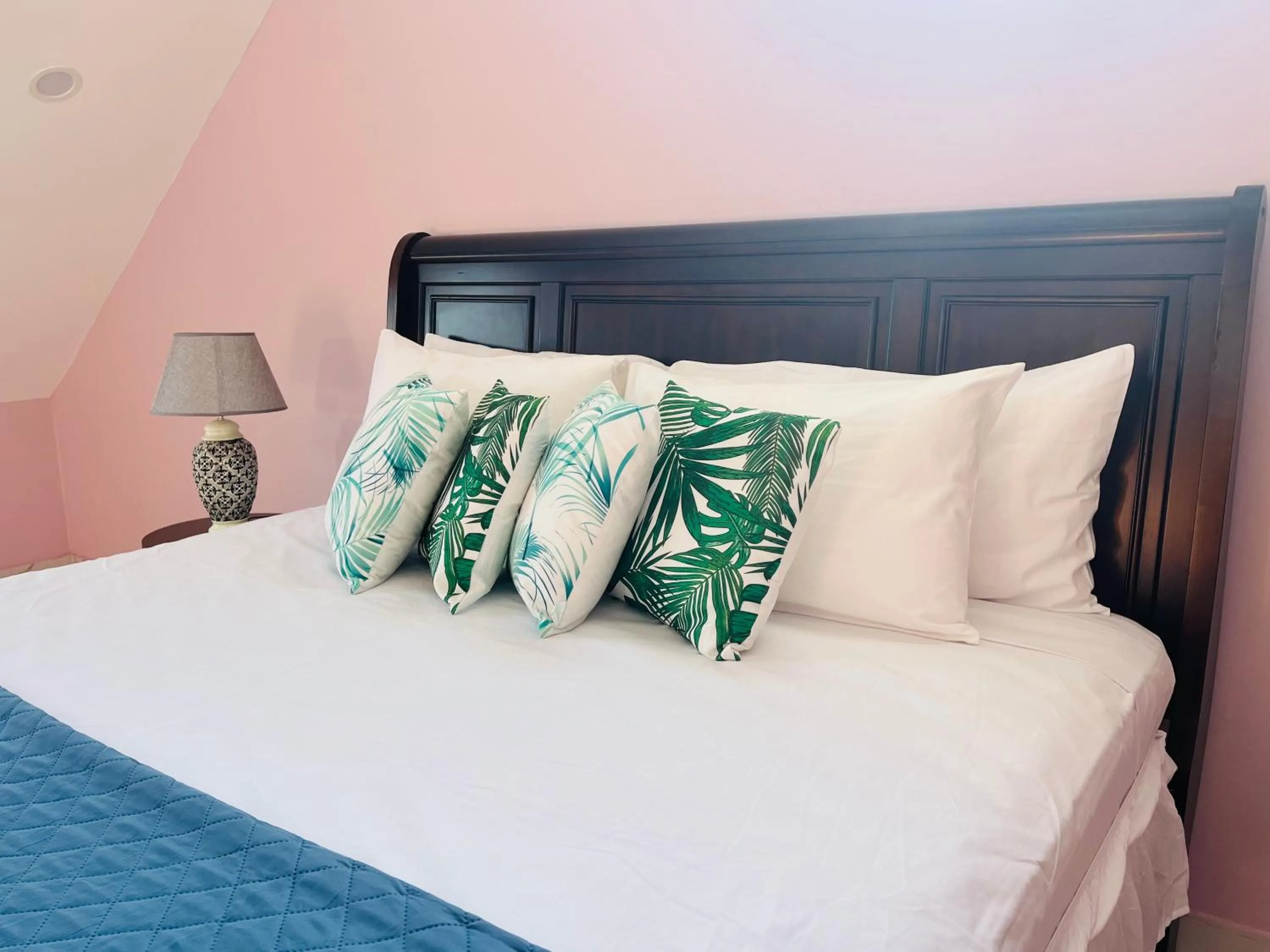 Bedroom, Bed in Luxury Apartments and Rooms,The Lagoons