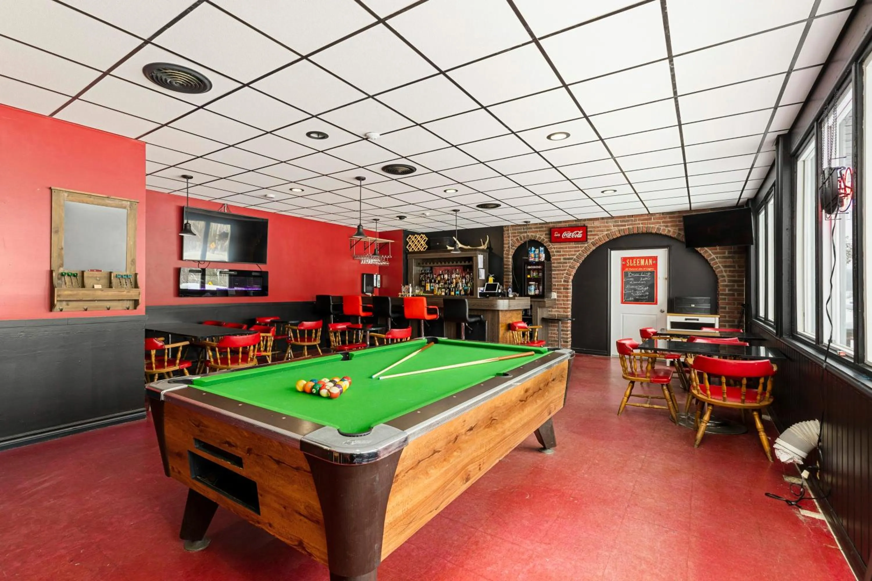 Billiard in Lakeside Inn