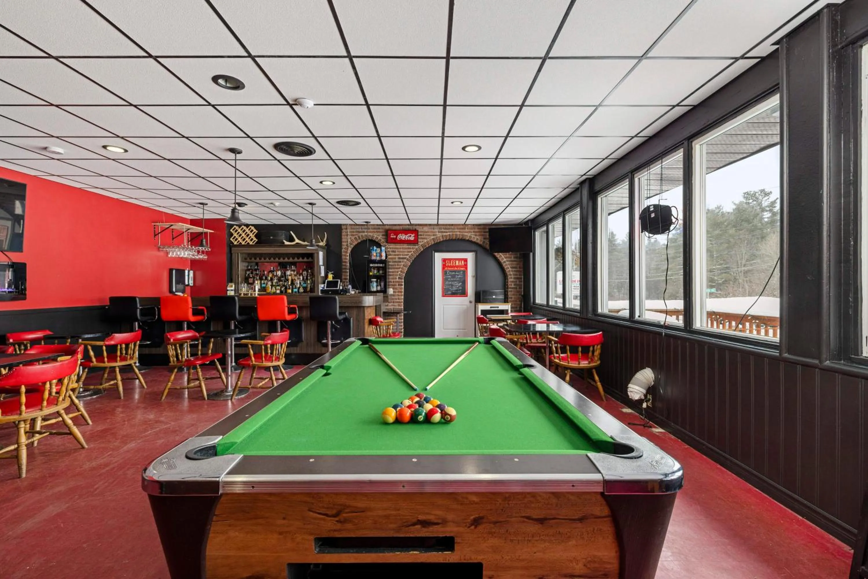 Billiard in Lakeside Inn