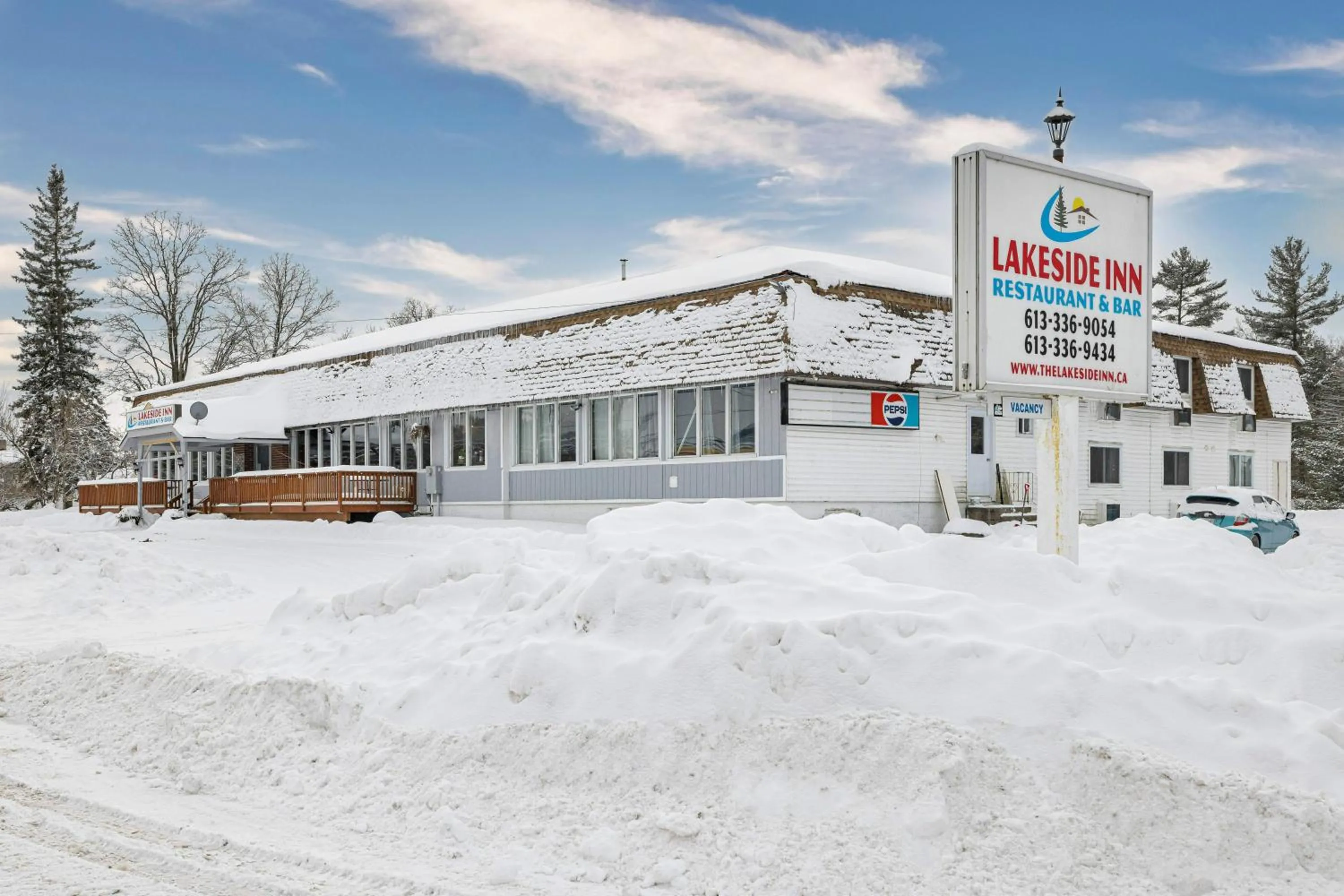 Property building in Lakeside Inn