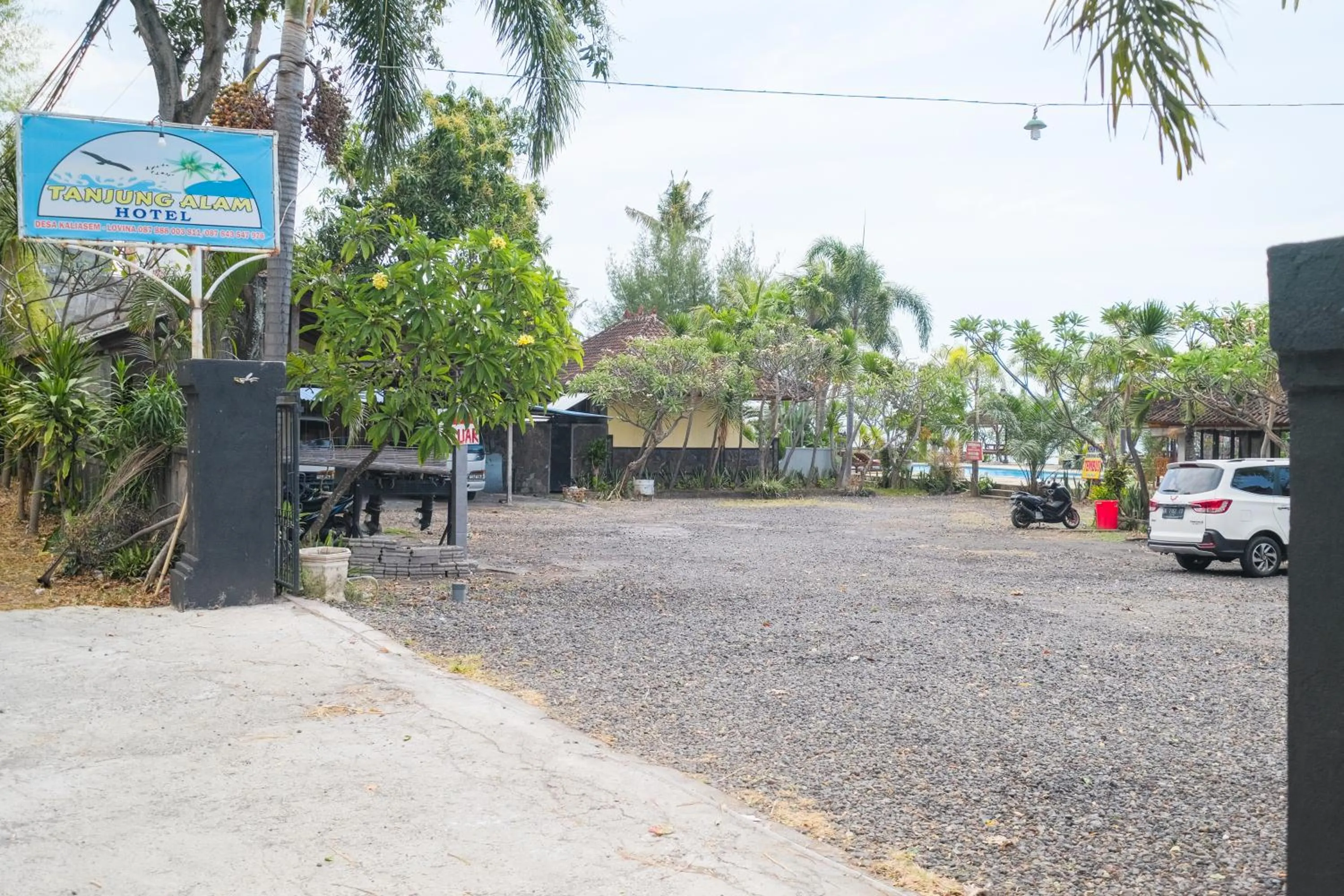 Area and facilities in RedDoorz at Tanjung Alam Hotel Lovina