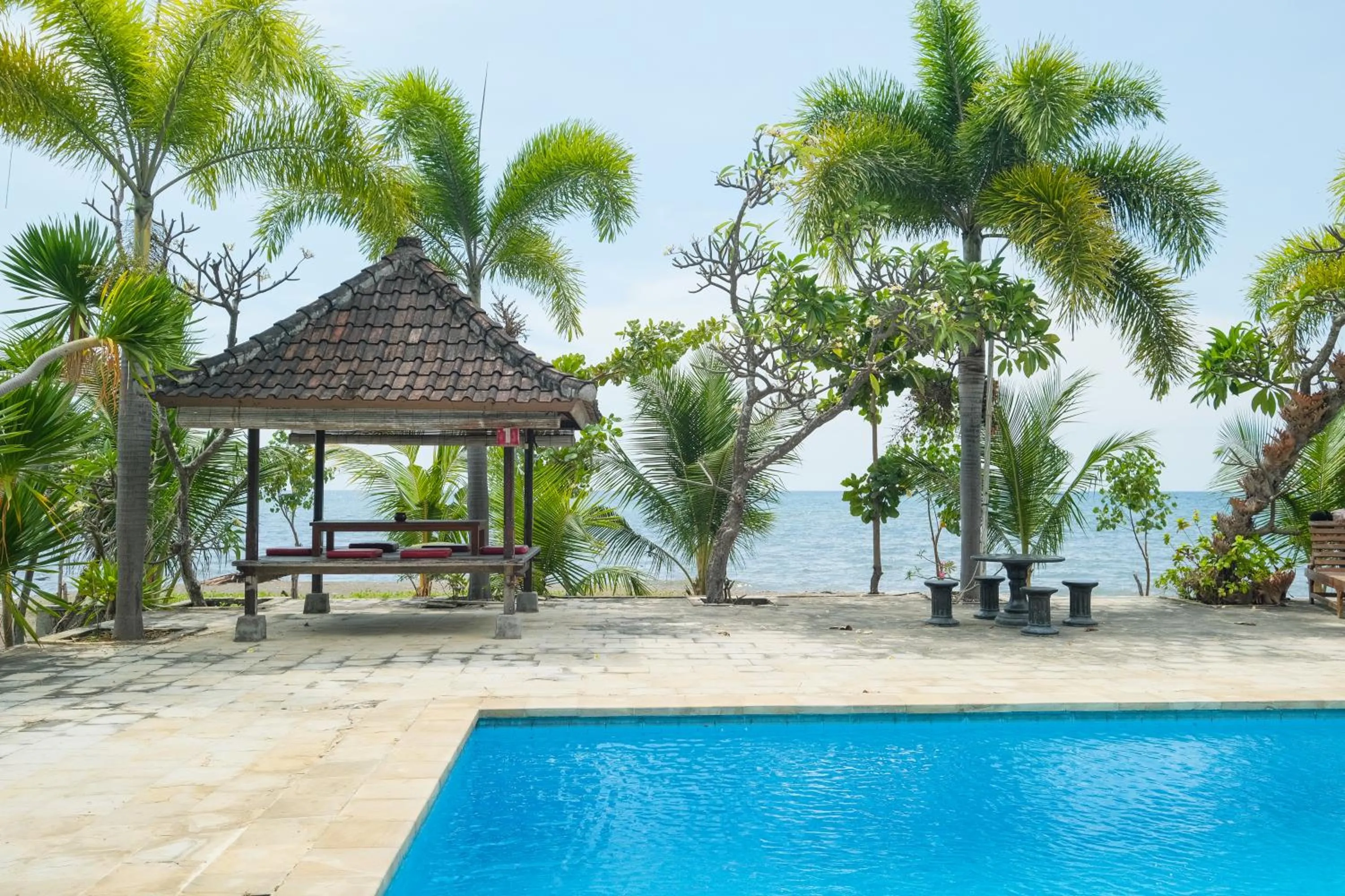 Swimming pool in RedDoorz at Tanjung Alam Hotel Lovina