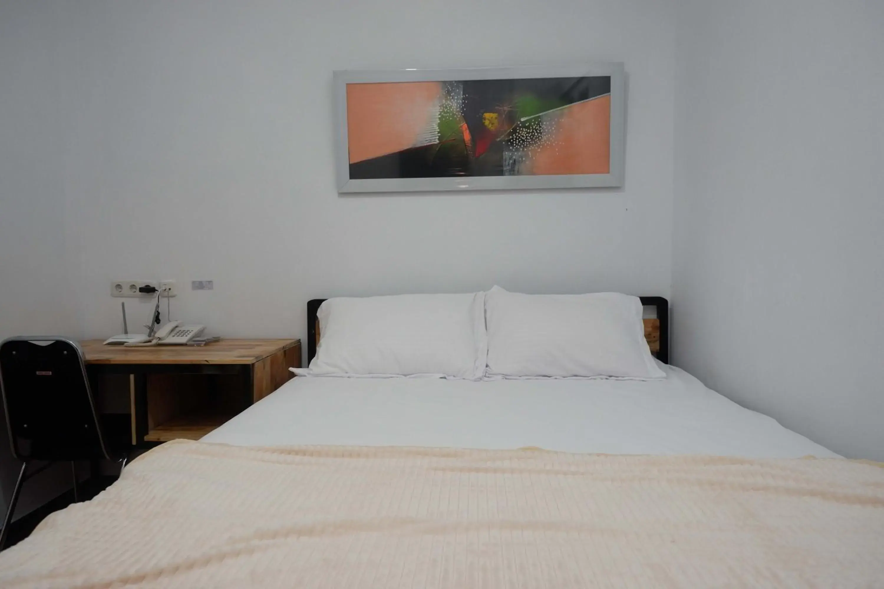 Bedroom, Bed in RedDoorz Plus near Patung Kuda Undip Bedroom, Bed in RedDoorz Plus near Patung Kuda Undip