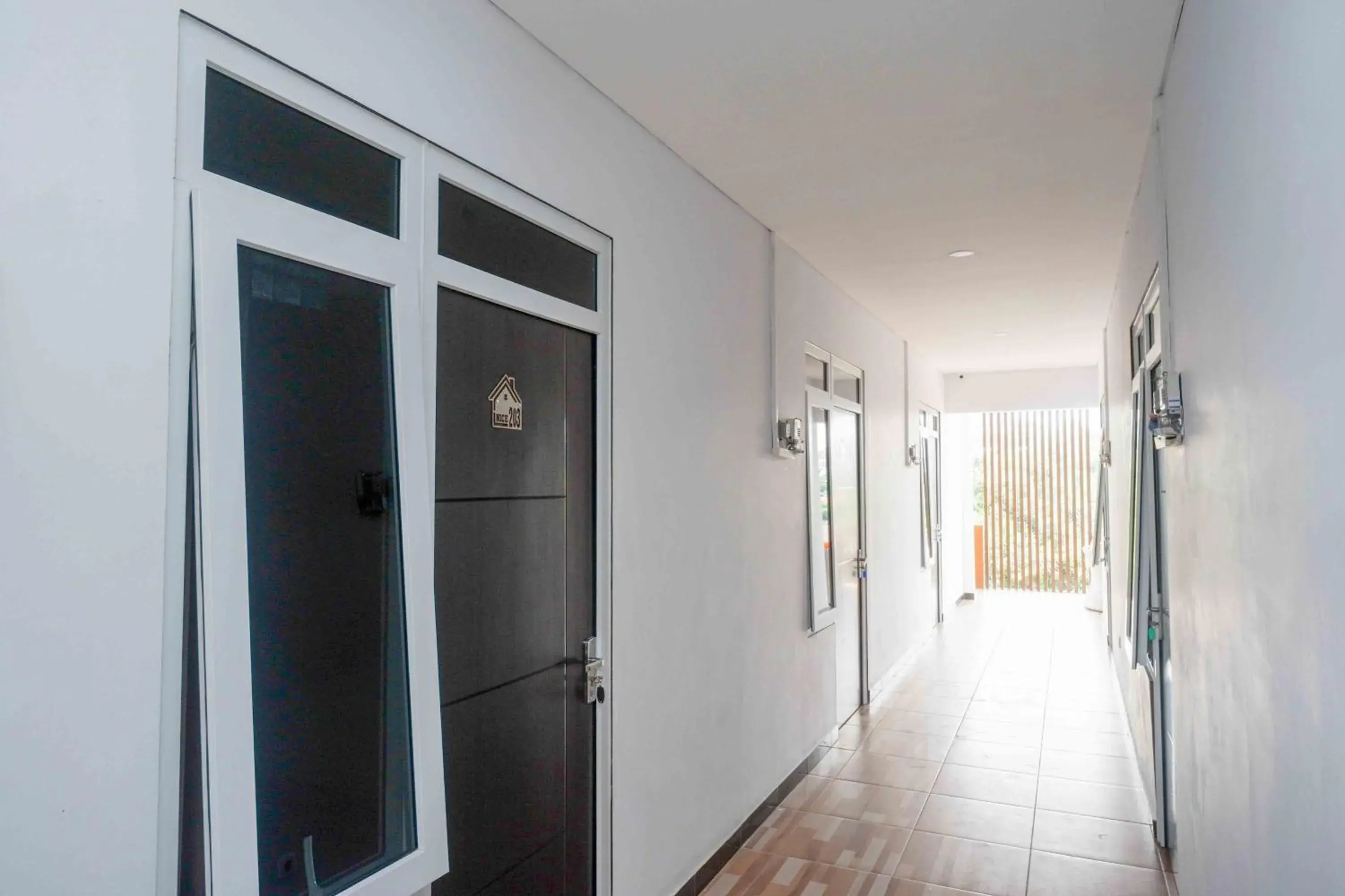 Property building in RedDoorz Plus near Patung Kuda Undip Property building in RedDoorz Plus near Patung Kuda Undip