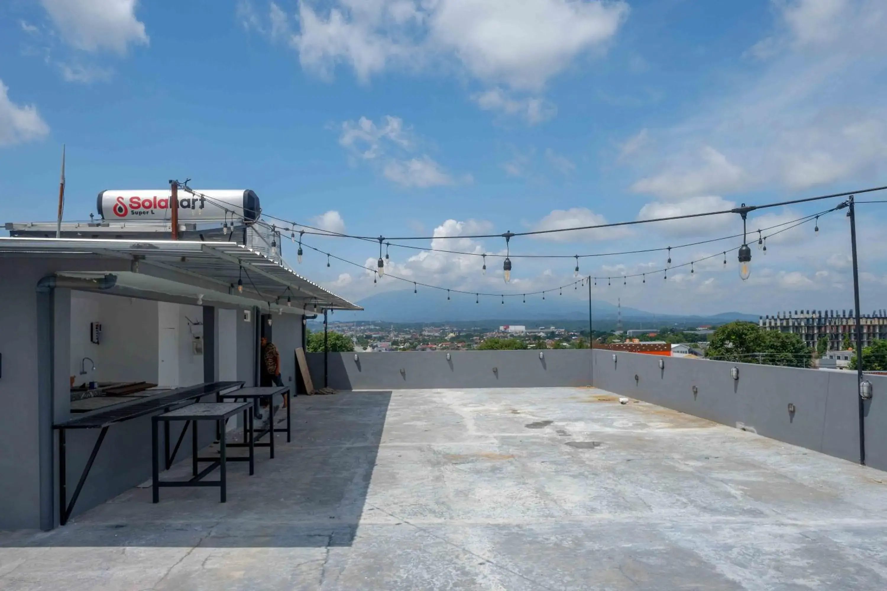 Property building in RedDoorz Plus near Patung Kuda Undip Property building in RedDoorz Plus near Patung Kuda Undip