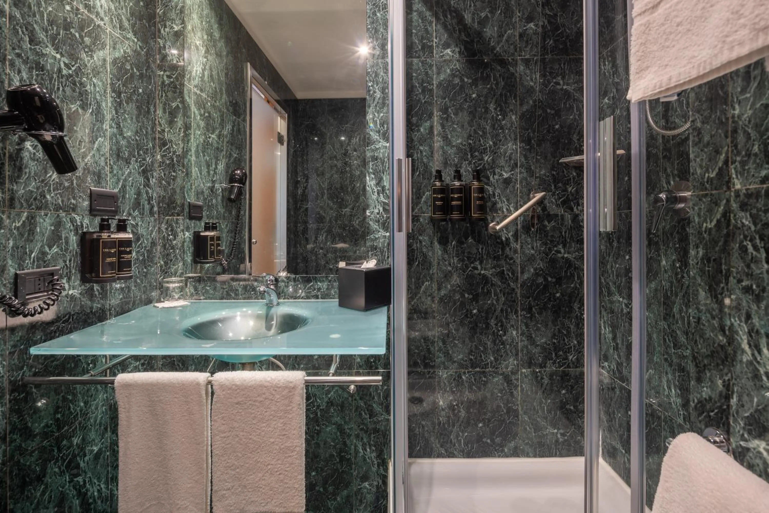 Bathroom in Exe Toscana