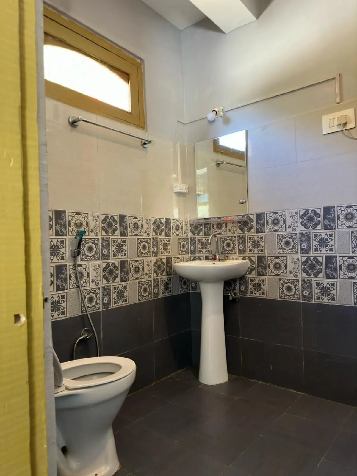 Toilet in Wabi Sabi Riverside Hostel