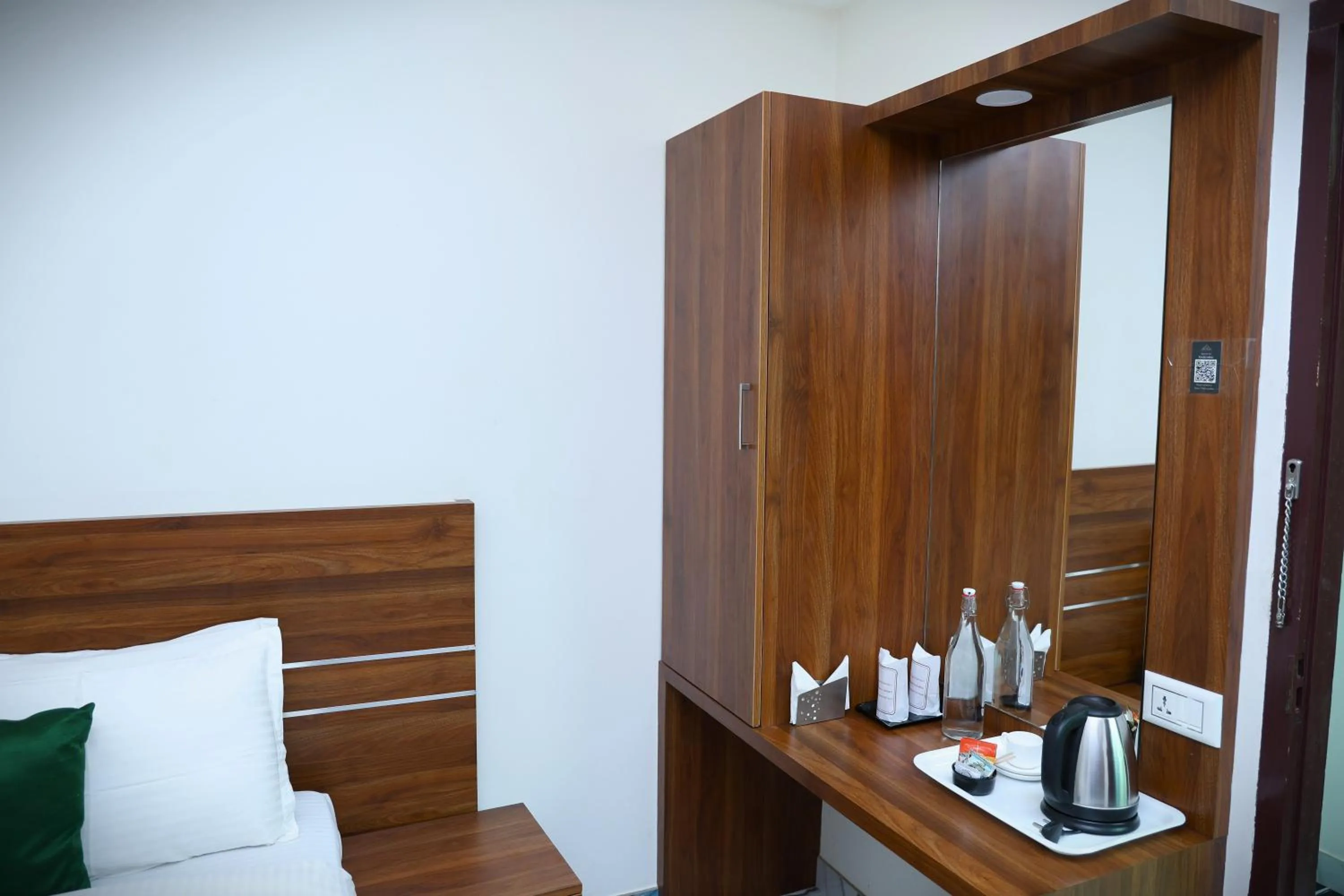 Bedroom, Bed in Delano Residency