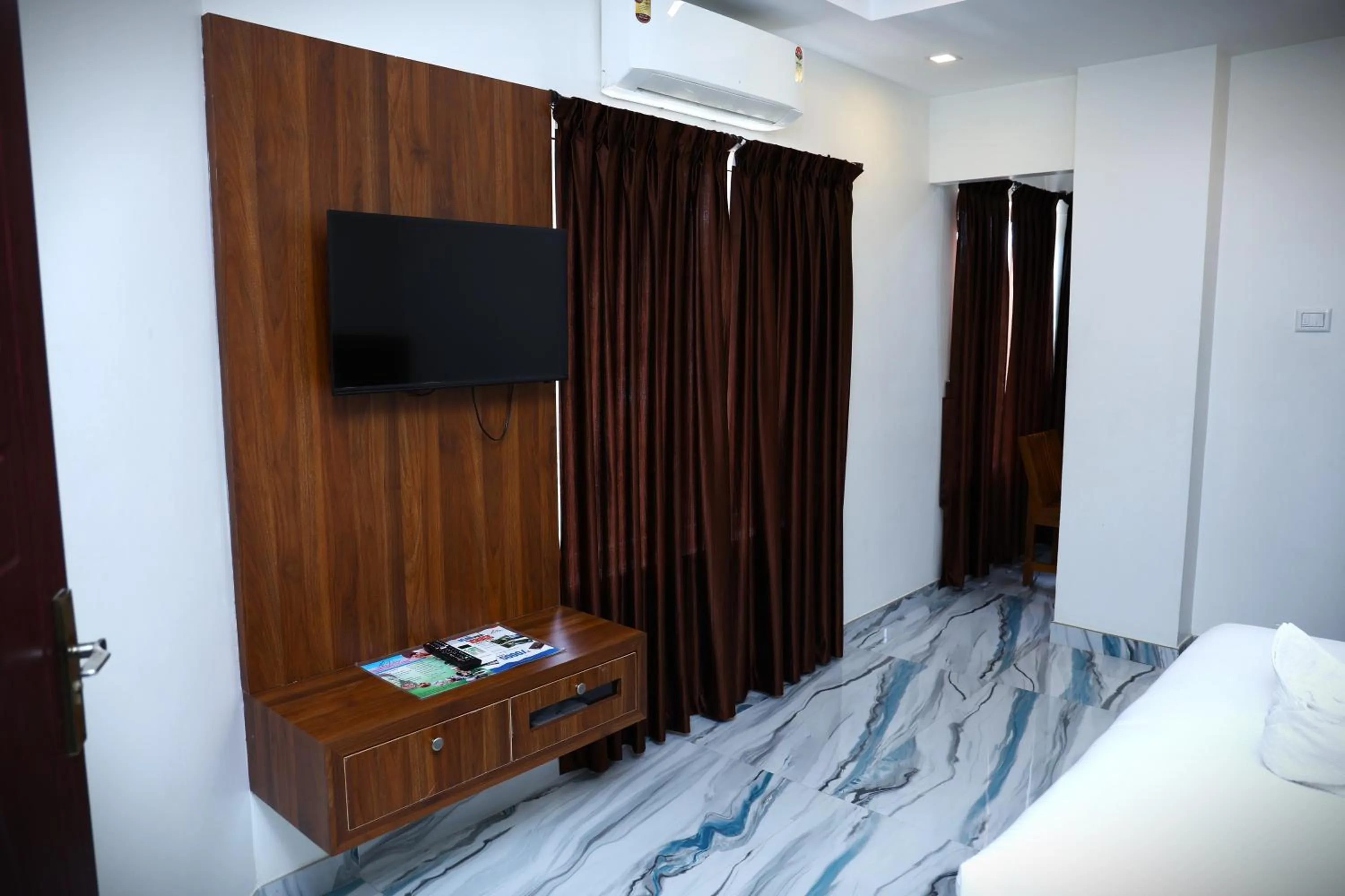 TV and multimedia, Bed in Delano Residency
