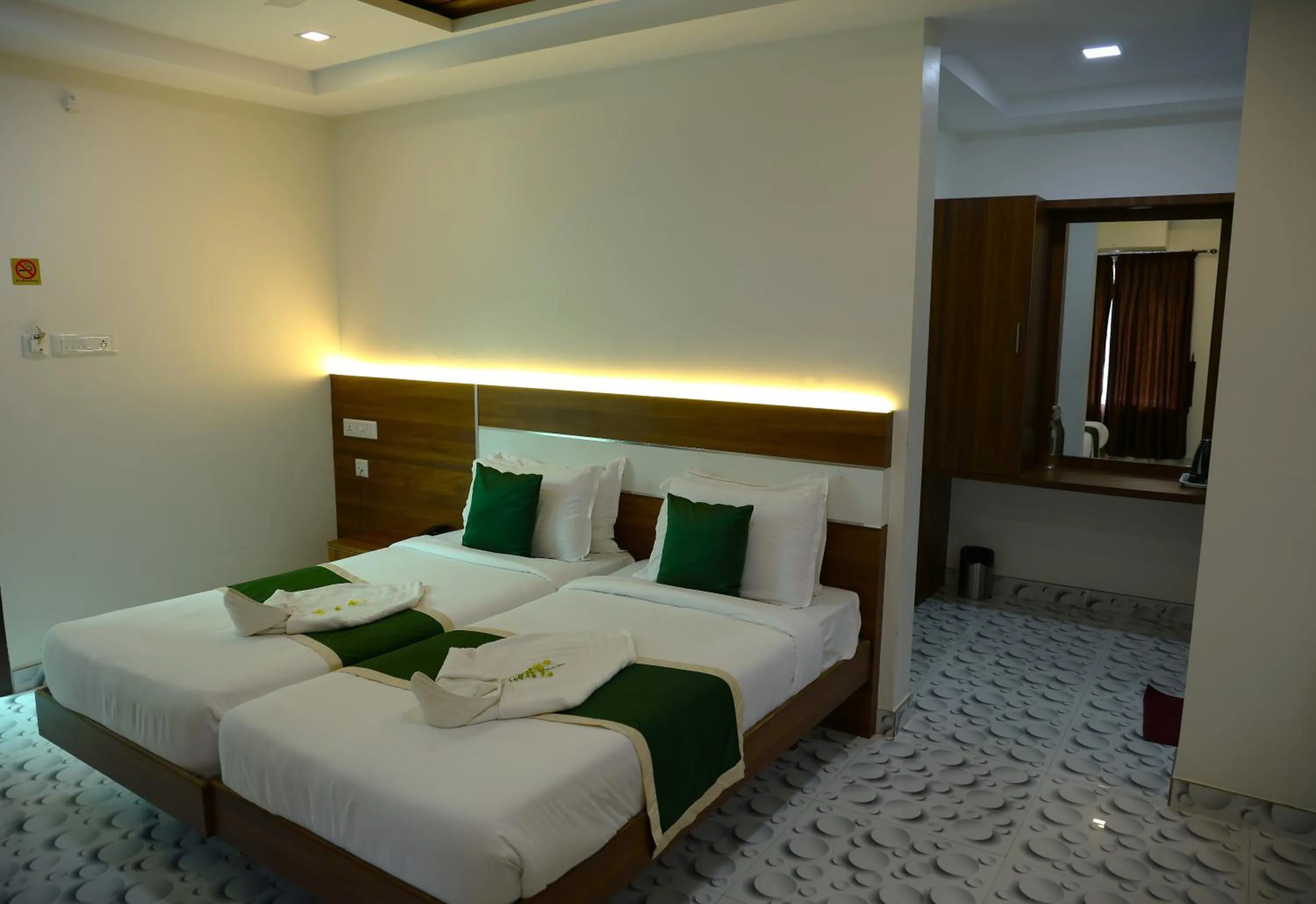 Bed in Delano Residency