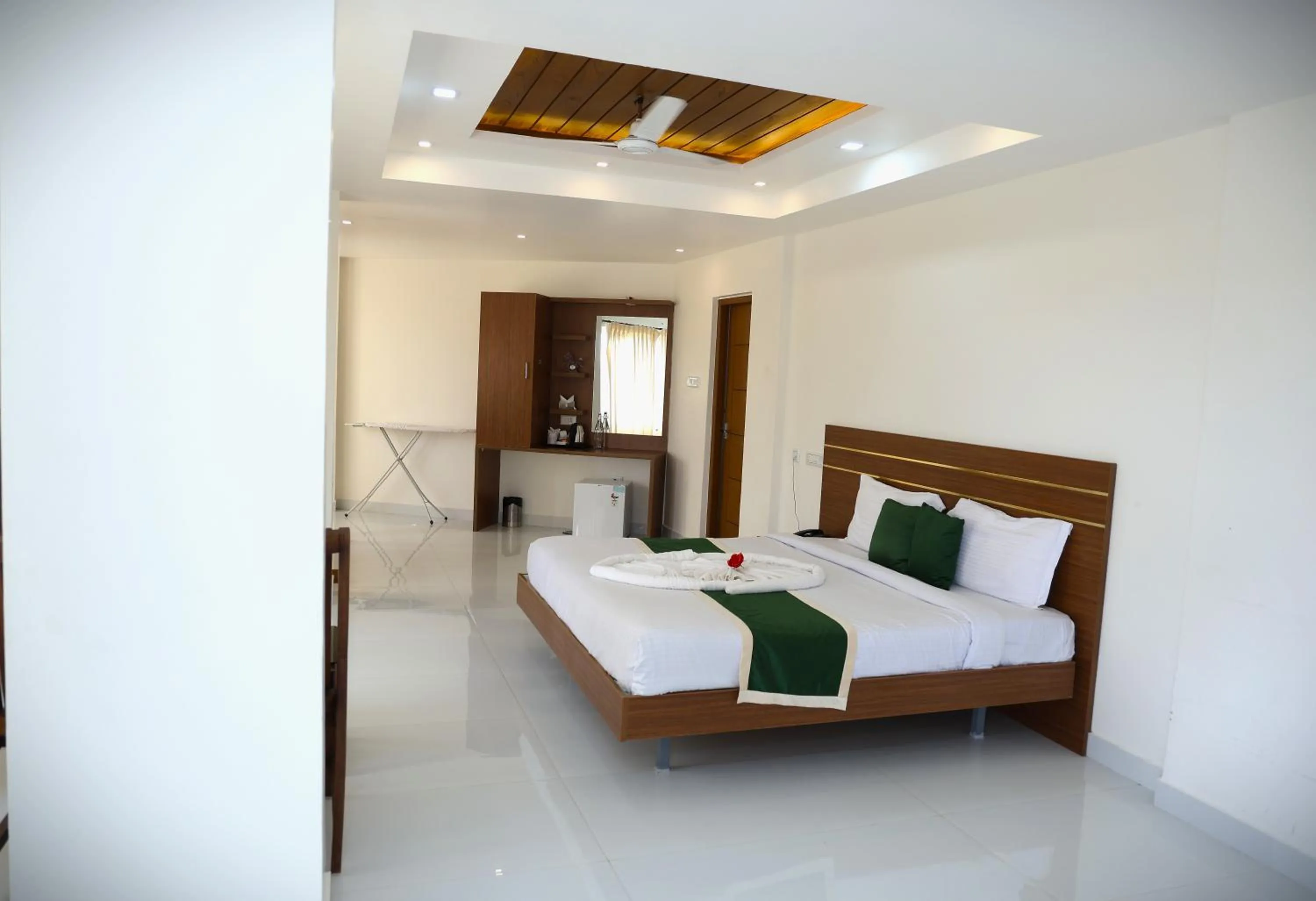 Bed in Delano Residency