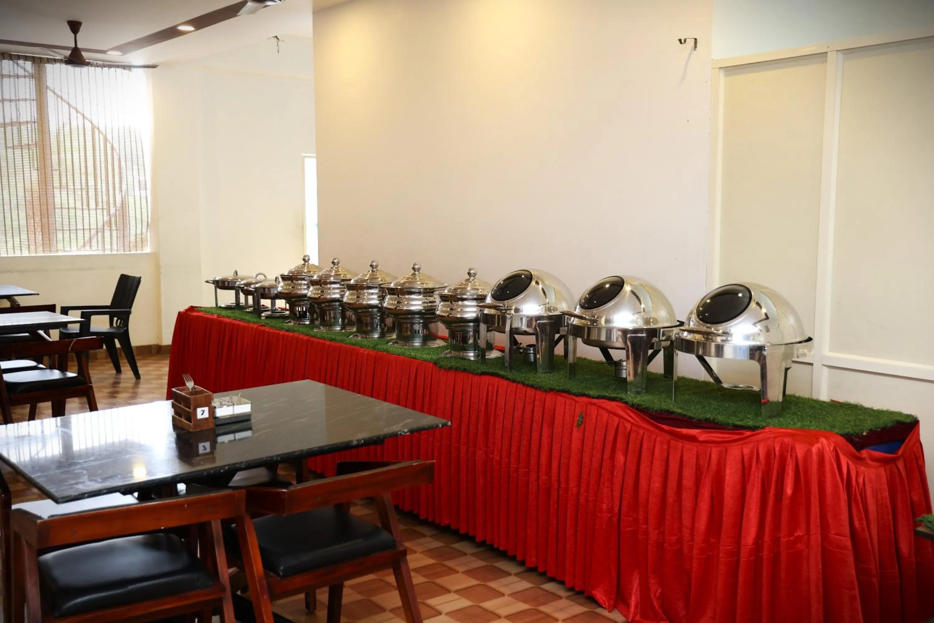 Restaurant/places to eat in Delano Residency