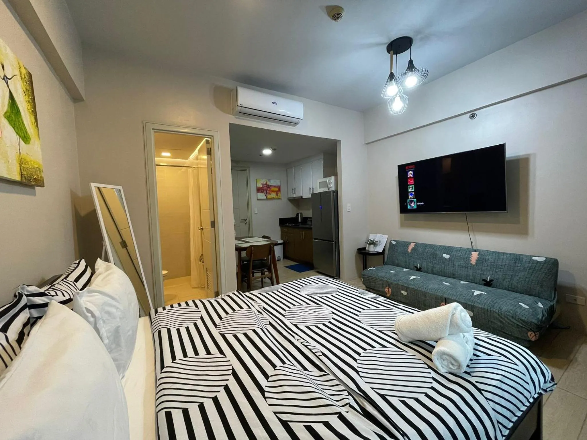Bed in 150 Newport Boulevard Near NAIA Terminal 3