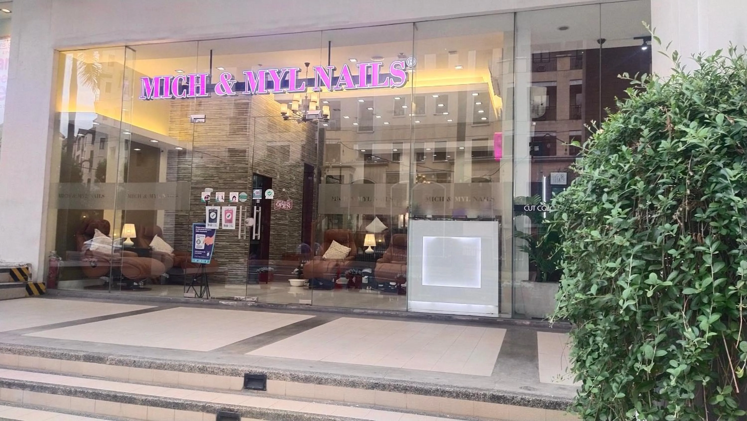 150 Newport Boulevard Near NAIA Terminal 3