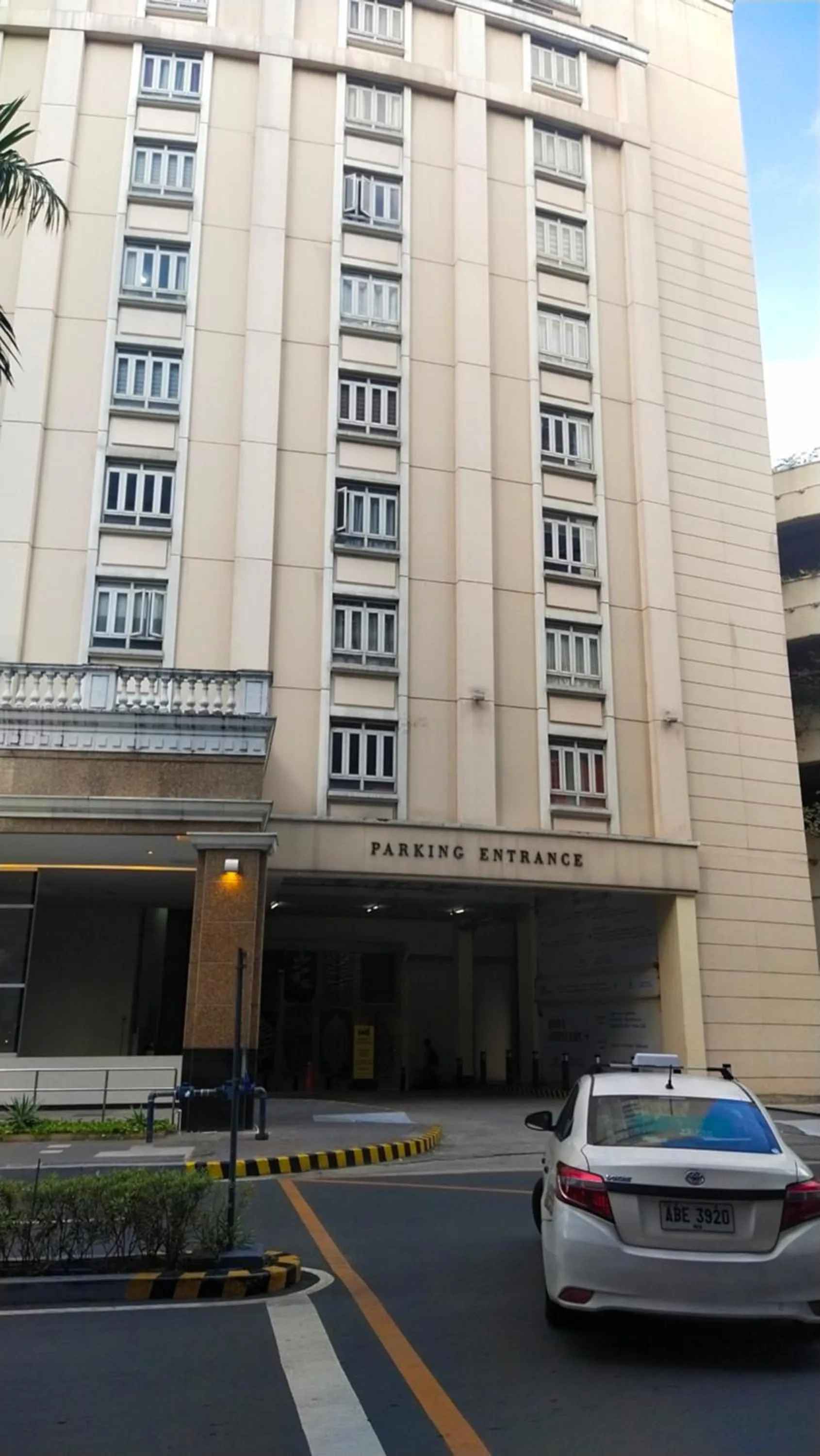 150 Newport Boulevard Near NAIA Terminal 3