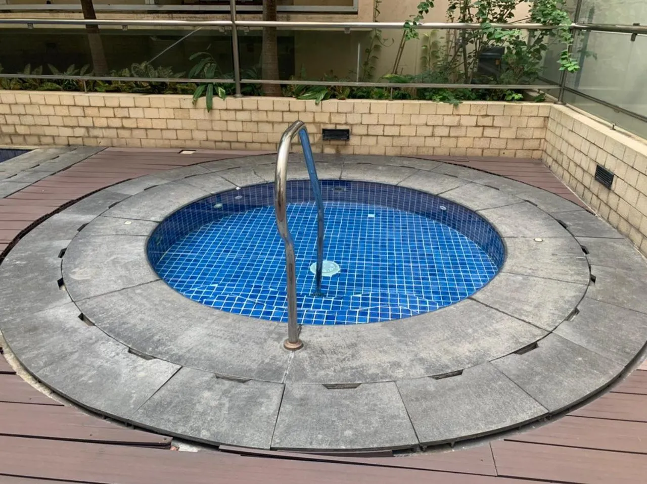 Swimming pool in 150 Newport Boulevard Near NAIA Terminal 3