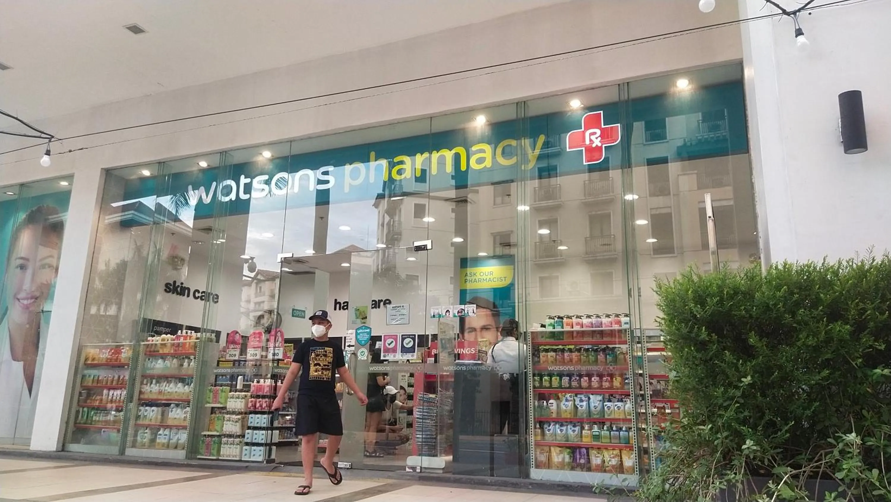 150 Newport Boulevard Near NAIA Terminal 3