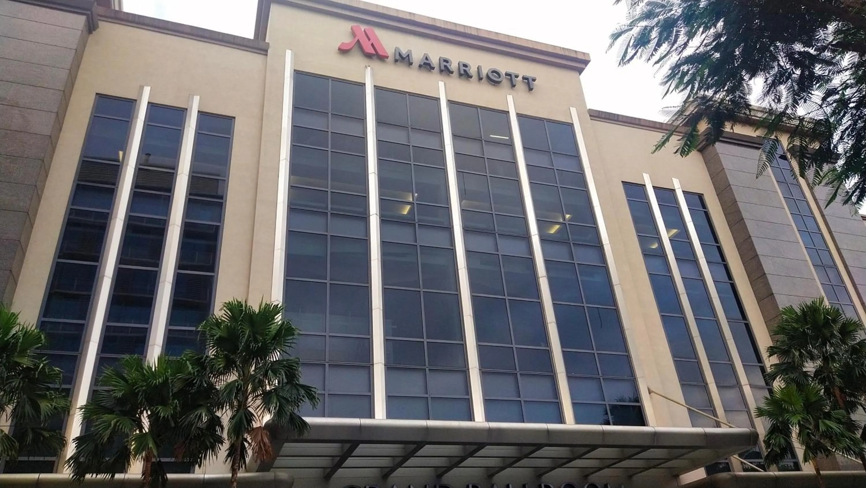 150 Newport Boulevard Near NAIA Terminal 3
