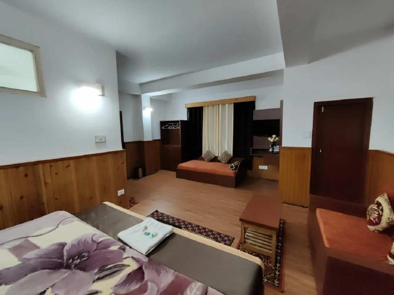 Bed in Hotel Norling SK Groups