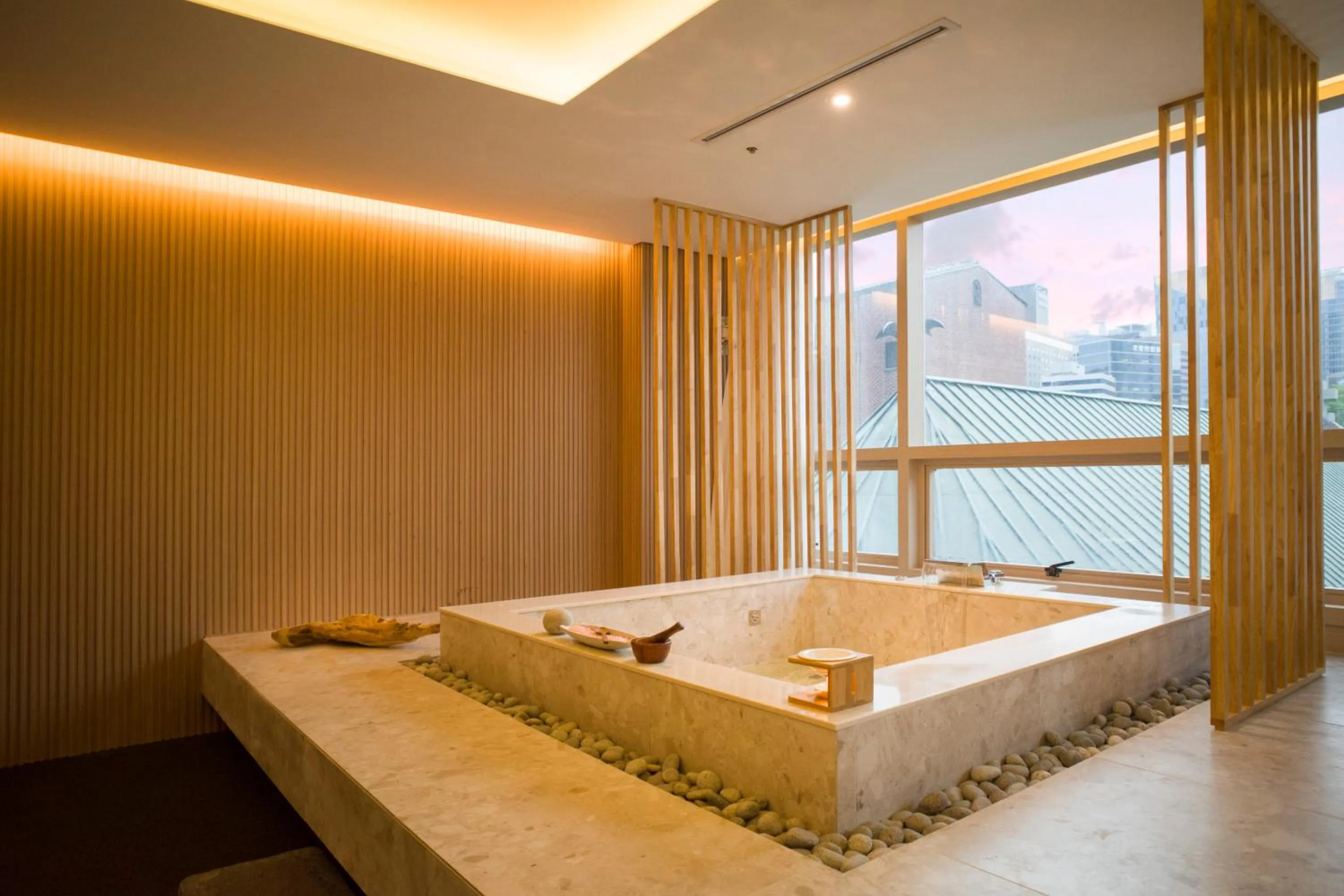 Spa and wellness centre/facilities in UH Suite The Myeongdong
