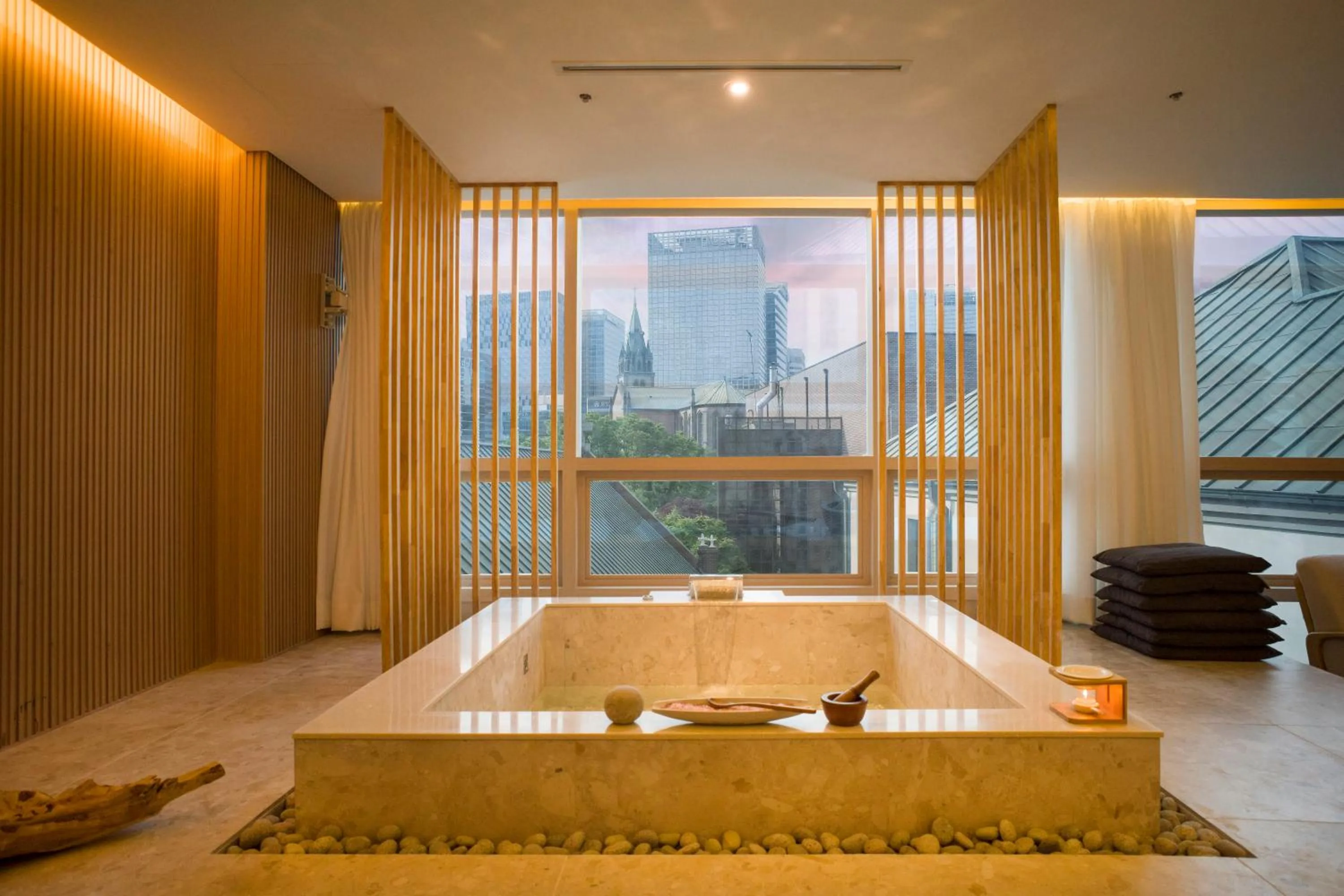 Spa and wellness centre/facilities in UH Suite The Myeongdong