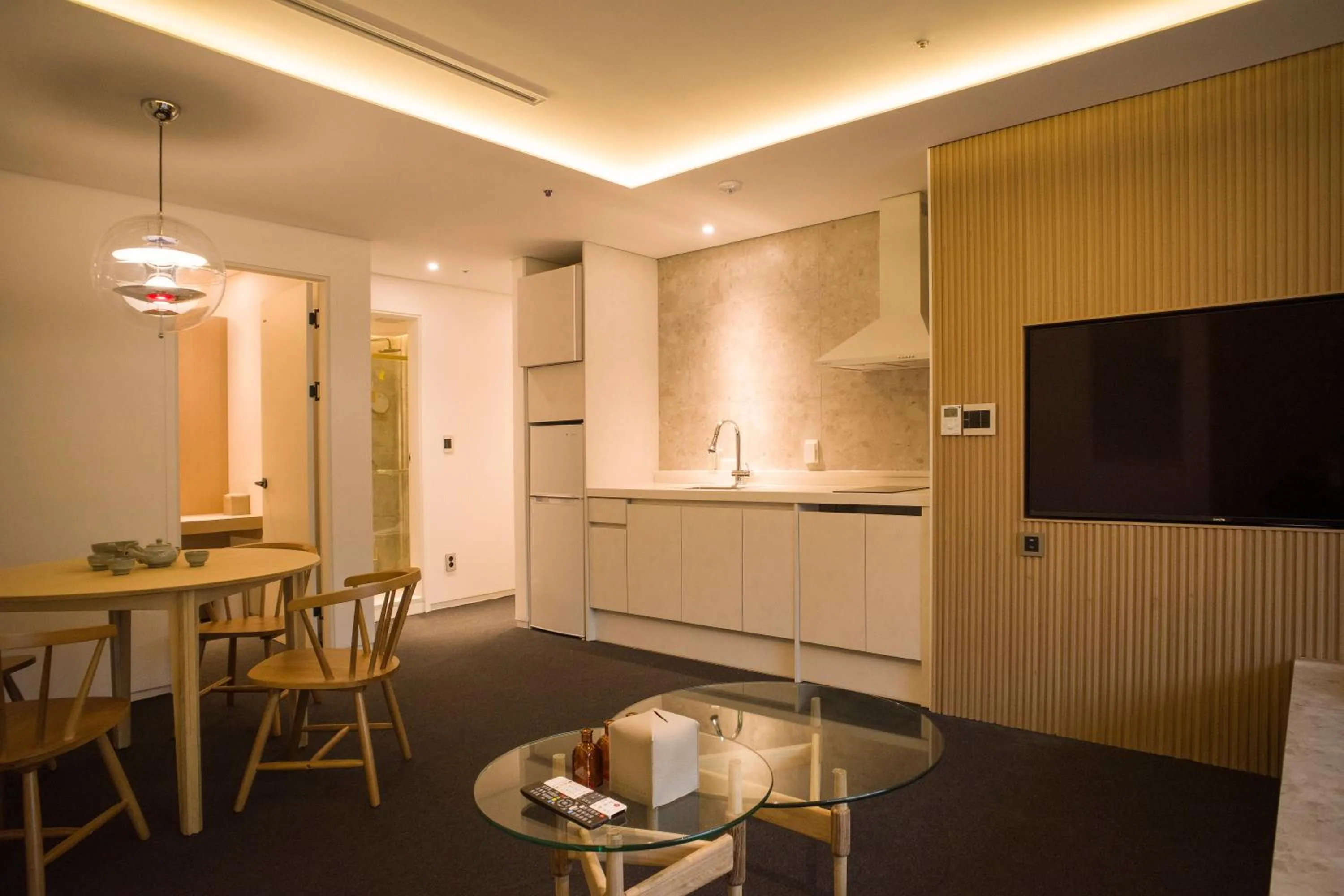 Kitchen or kitchenette, Dining Area in UH Suite The Myeongdong