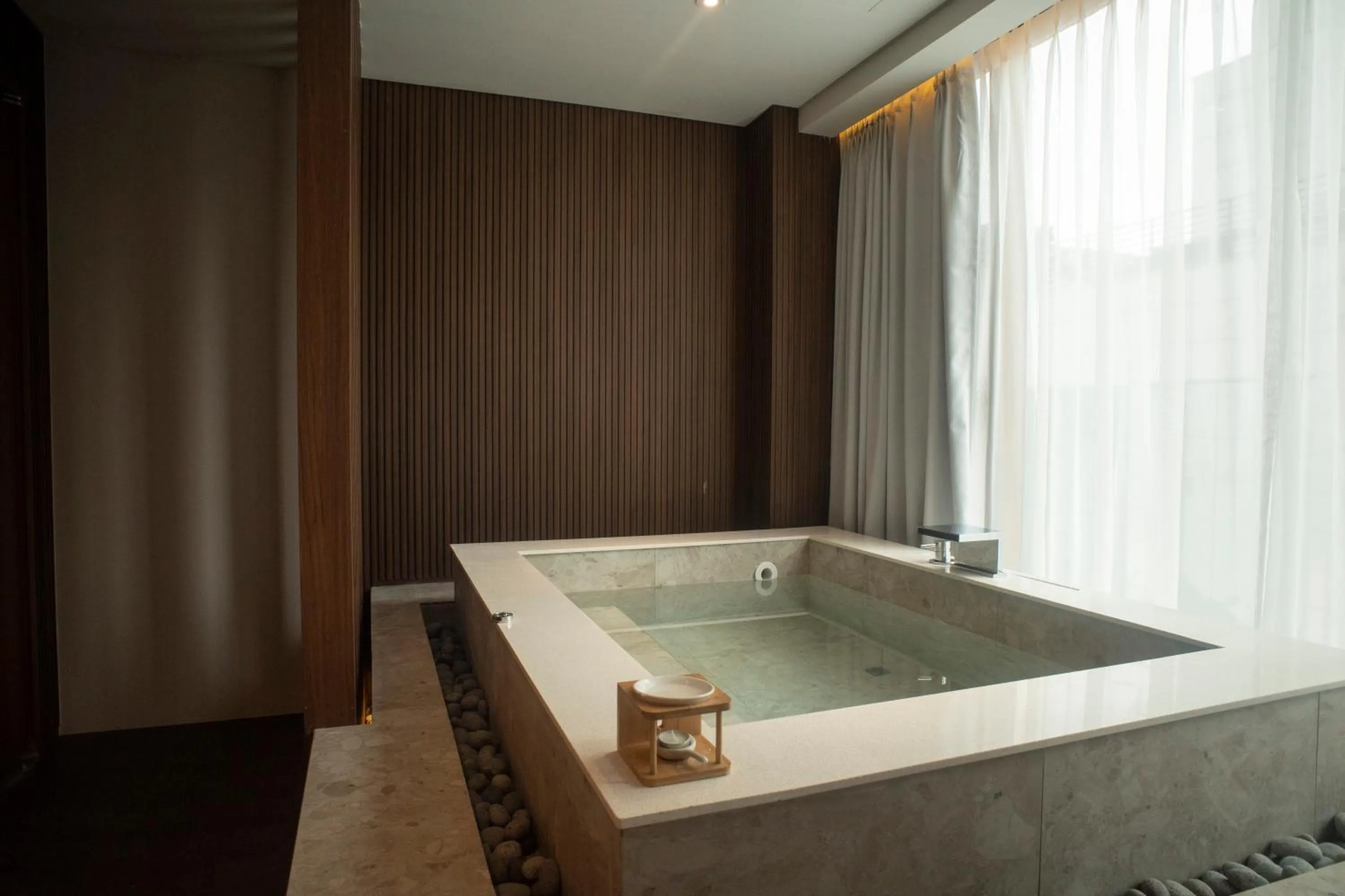 Spa and wellness centre/facilities in UH Suite The Myeongdong