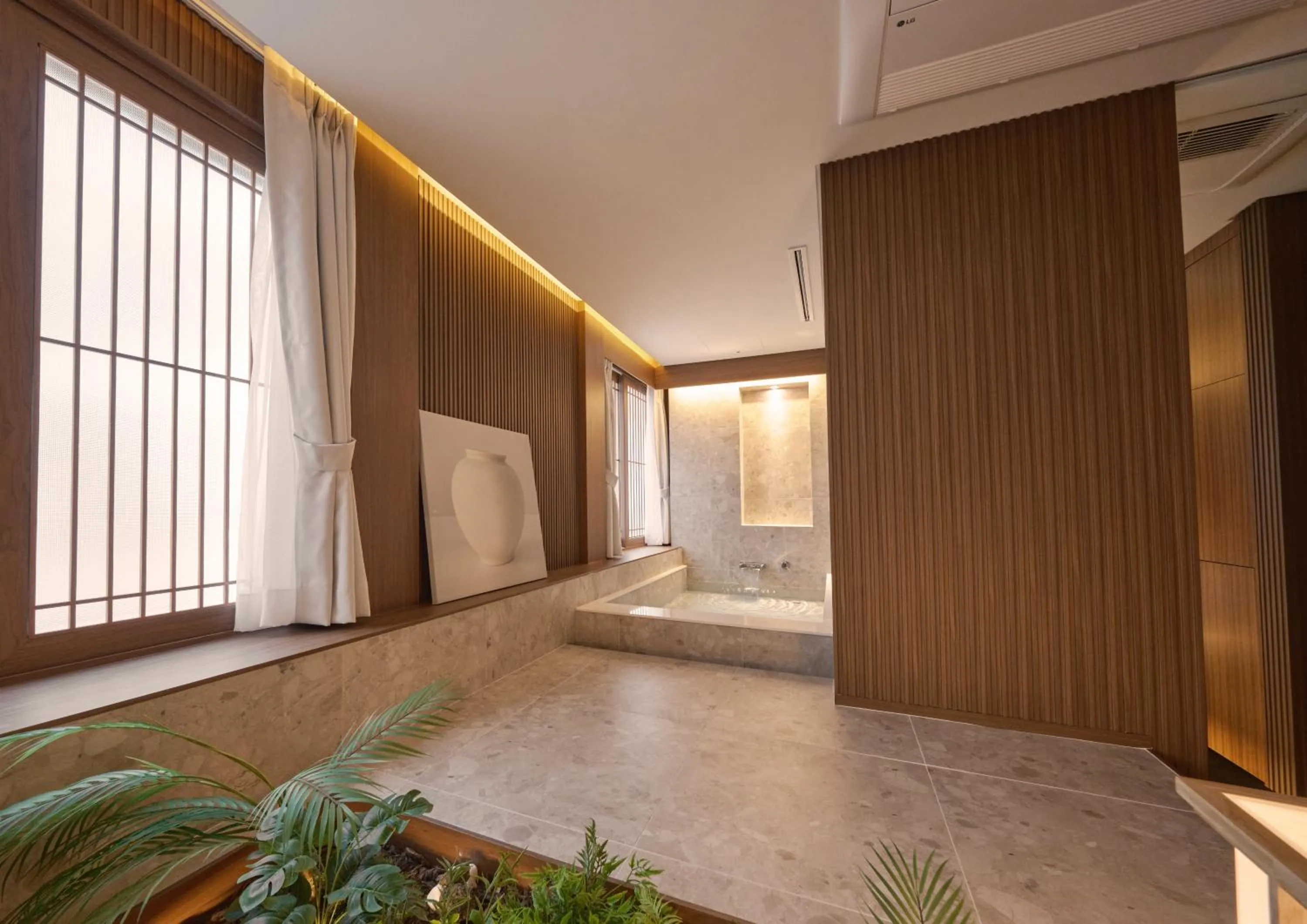 Spa and wellness centre/facilities in UH Suite The Myeongdong