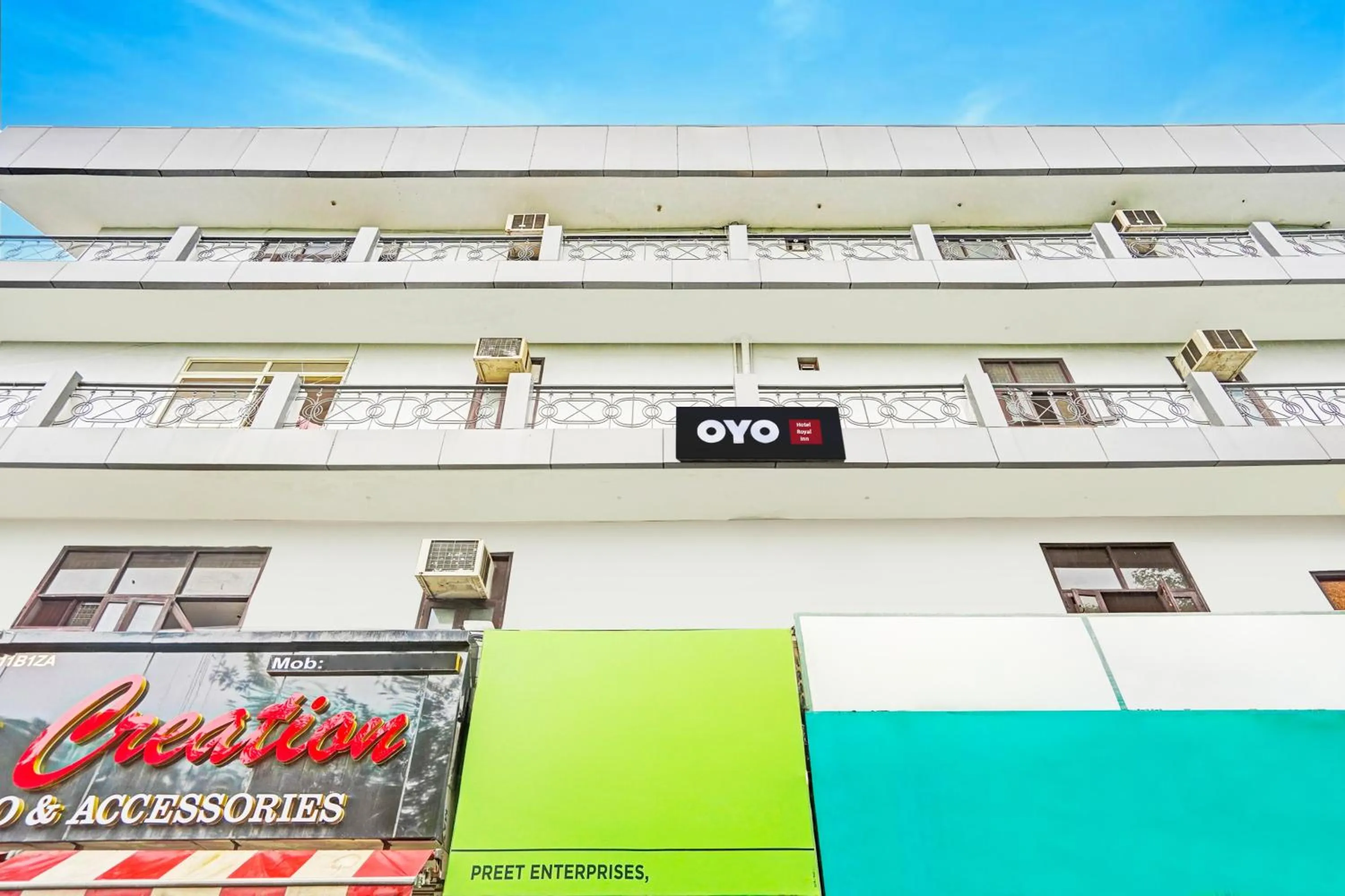 Facade/entrance in Hotel O Royal Inn