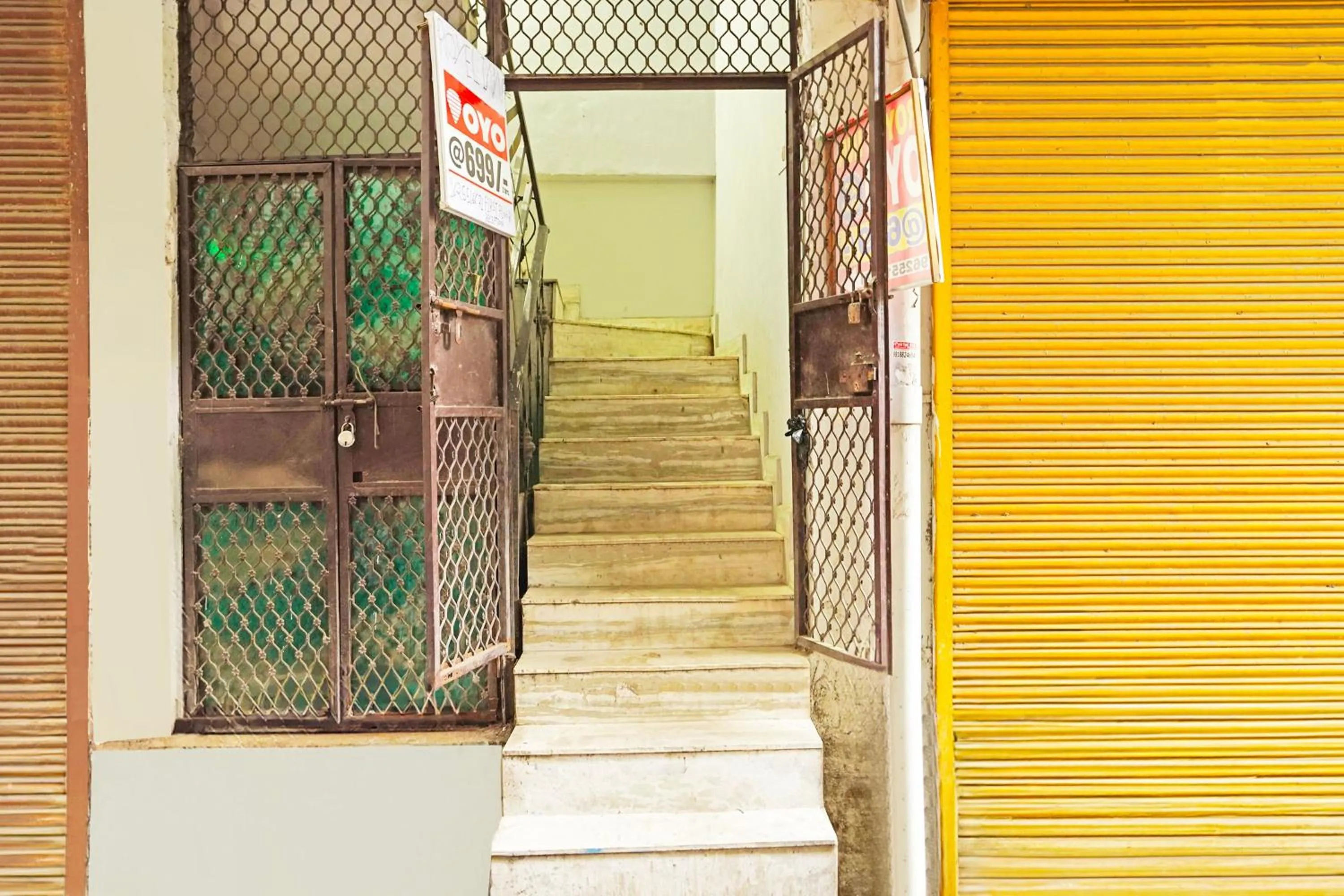 Facade/entrance in Hotel O Royal Inn