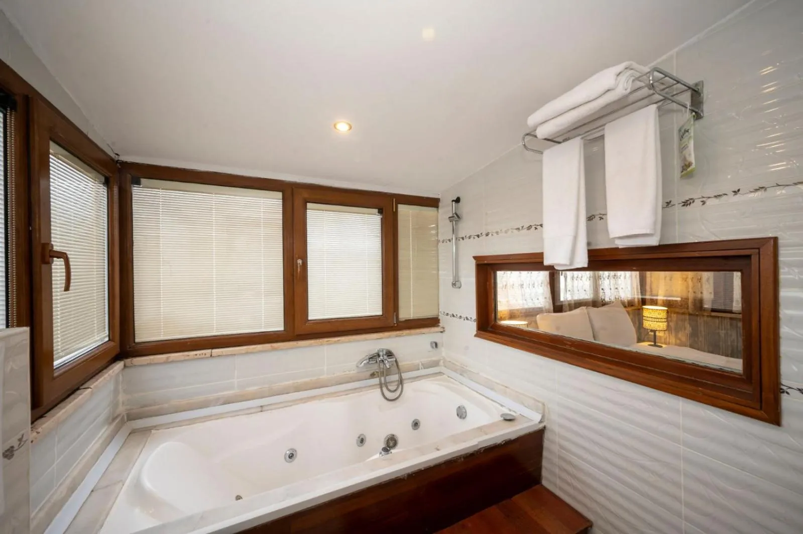 Hot Tub in Fuat Bey Palace Hotel & Spa