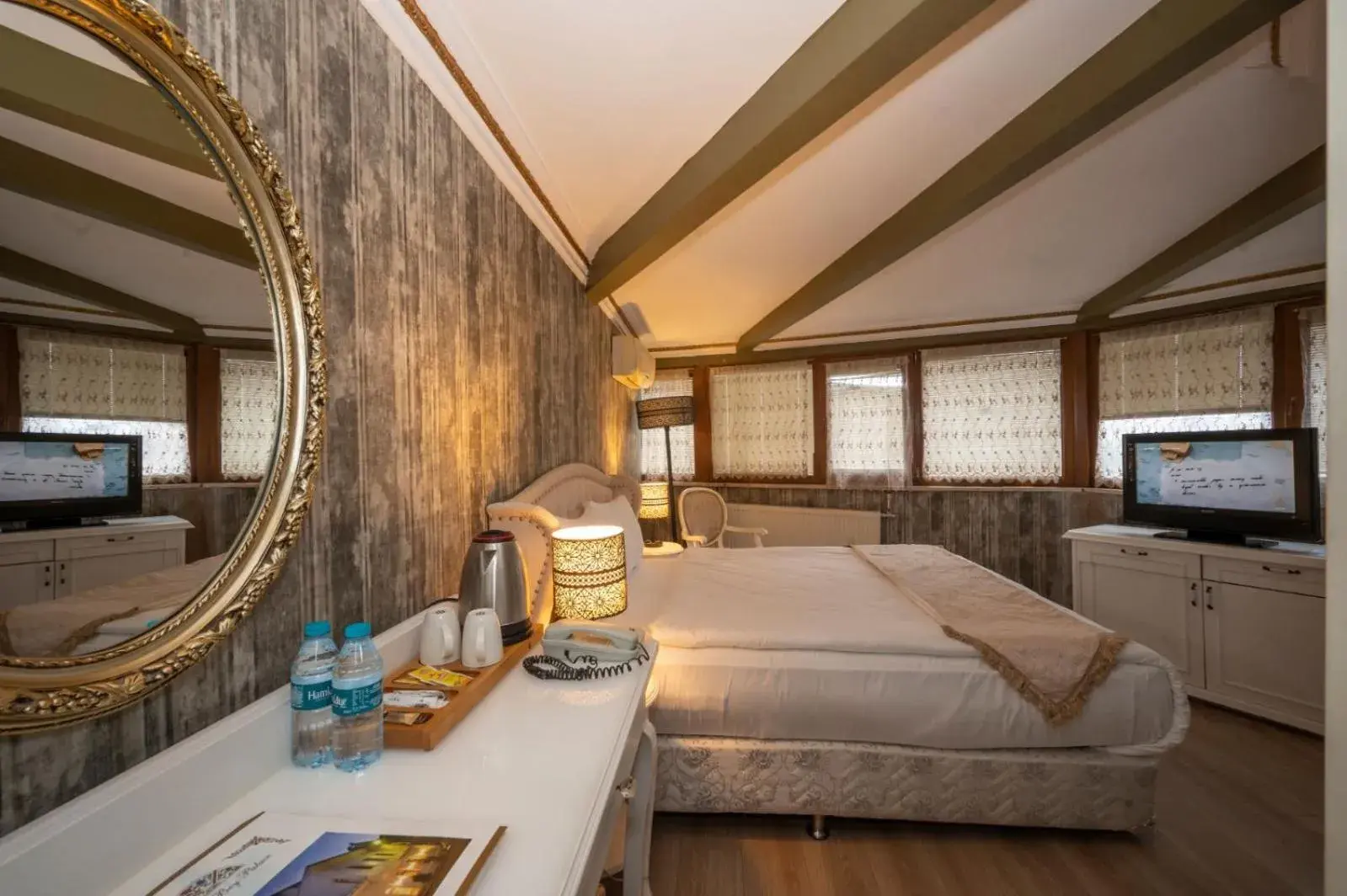 Bed in Fuat Bey Palace Hotel & Spa Bed in Fuat Bey Palace Hotel & Spa