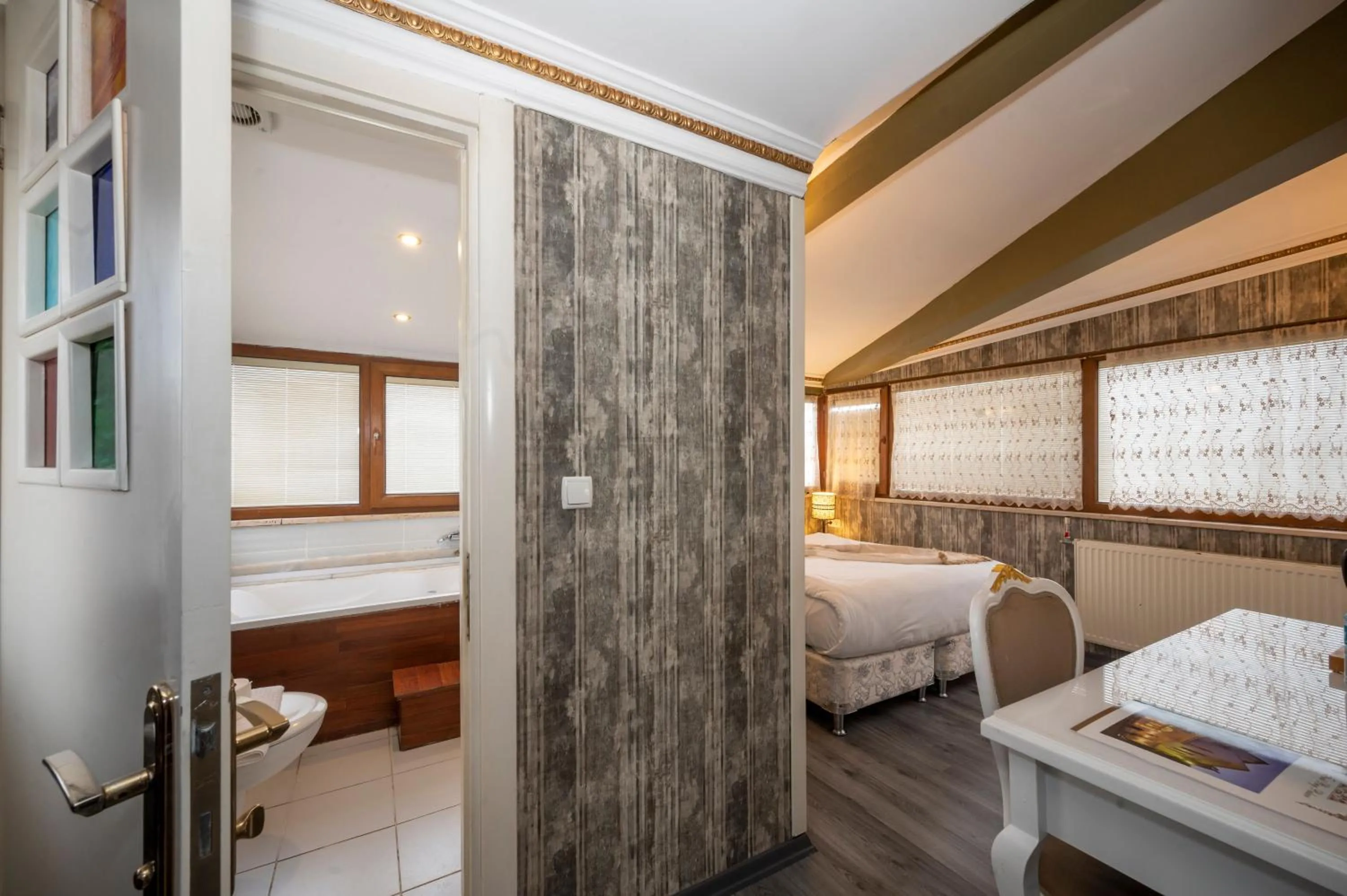 Bed in Fuat Bey Palace Hotel & Spa