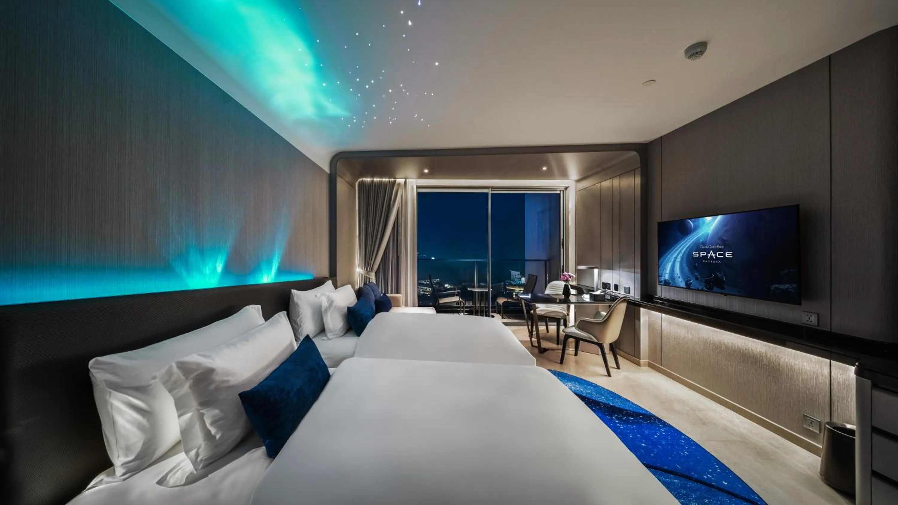 Bedroom, Bed in Grande Centre Point Space Pattaya