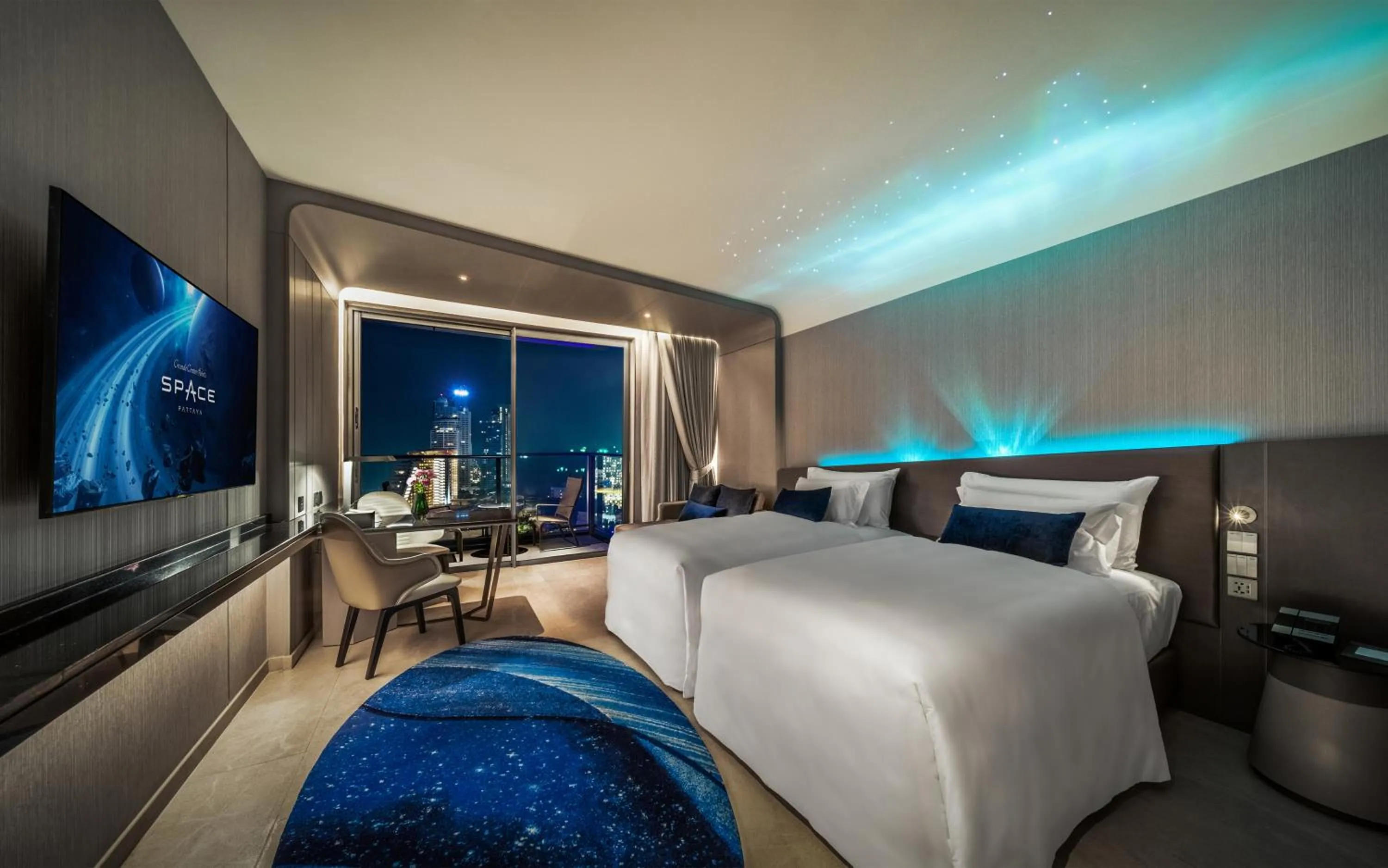 Bedroom, Bed in Grande Centre Point Space Pattaya