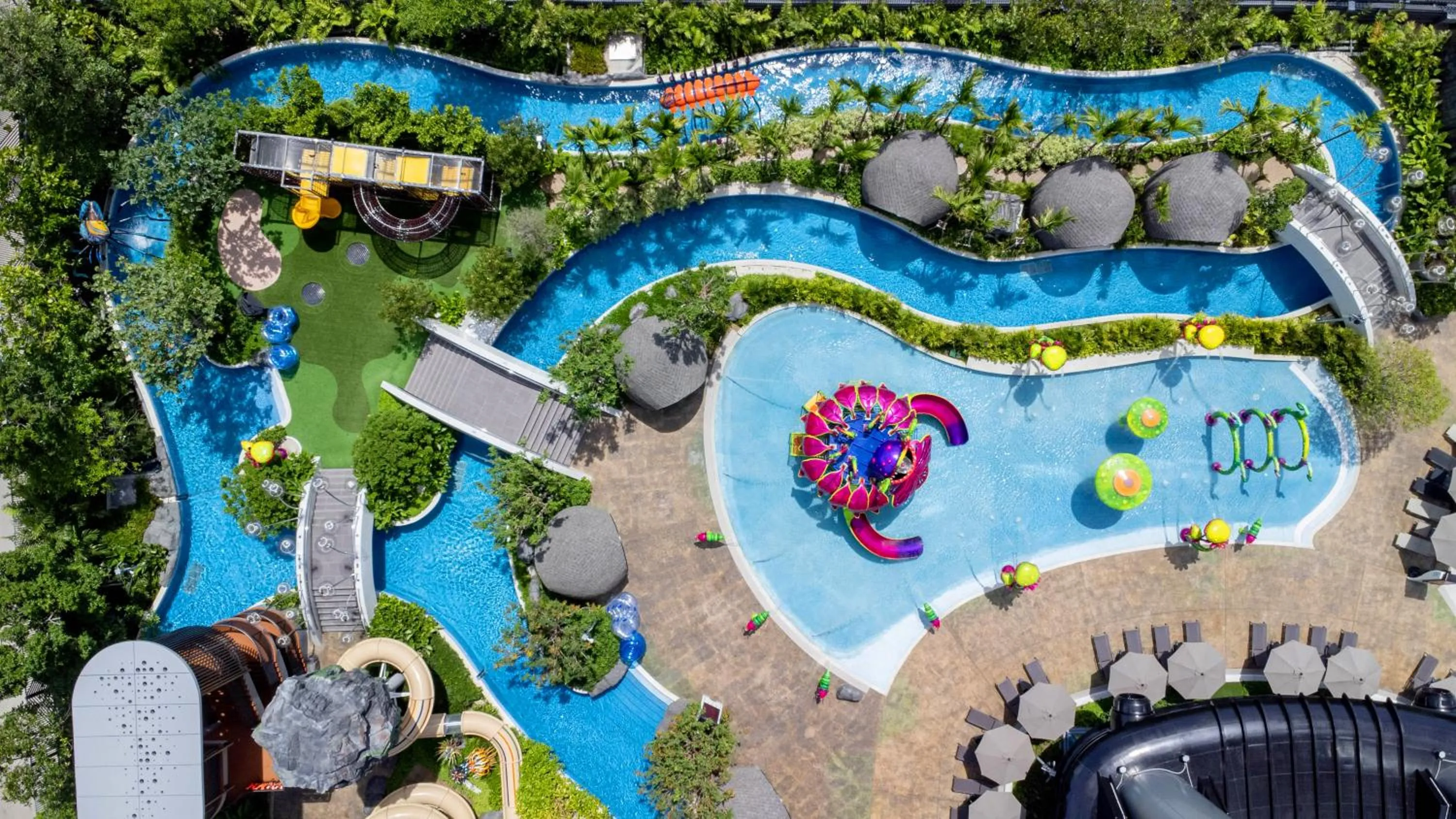 Aqua park in Grande Centre Point Space Pattaya