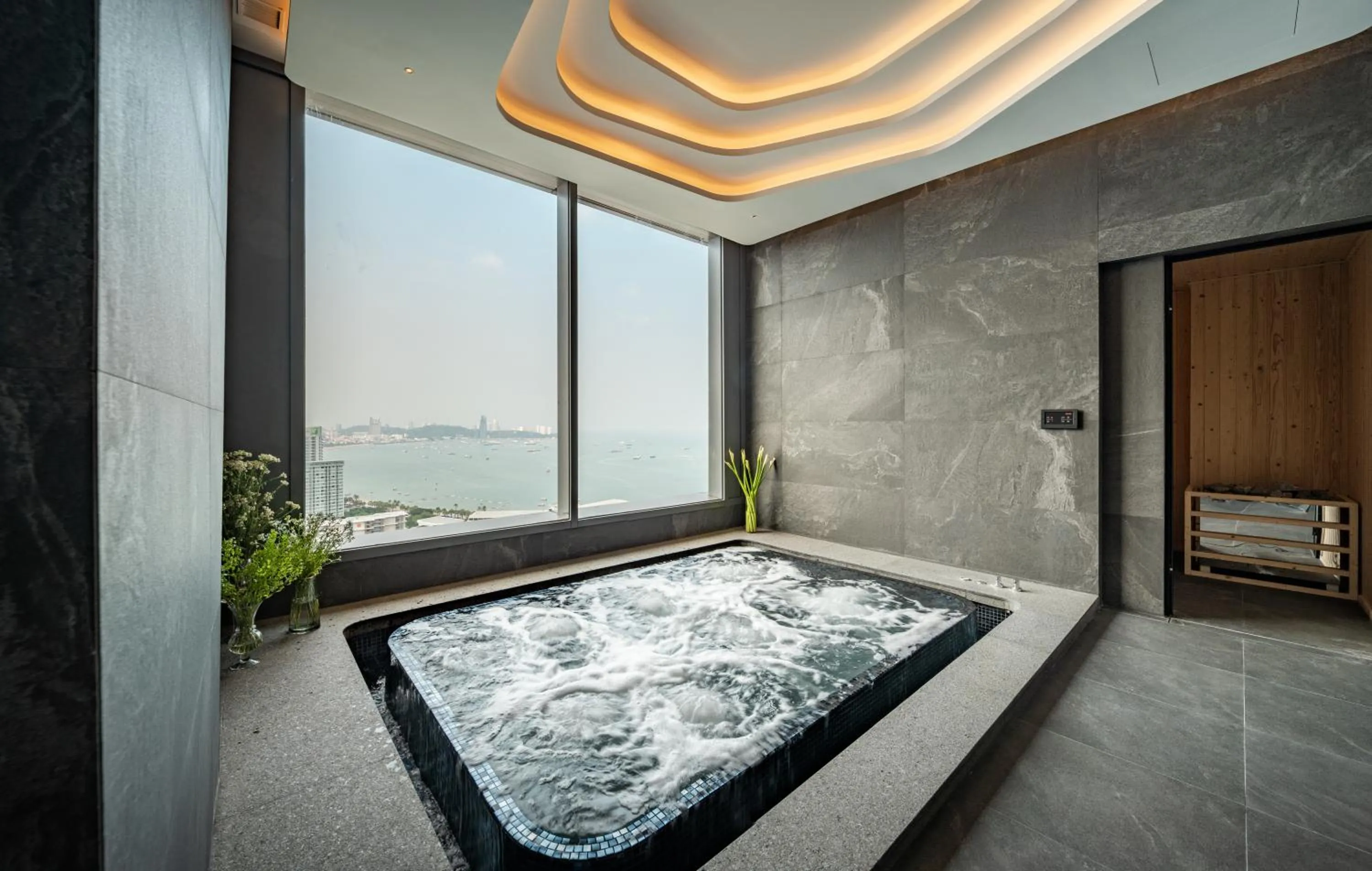 Activities in Grande Centre Point Space Pattaya