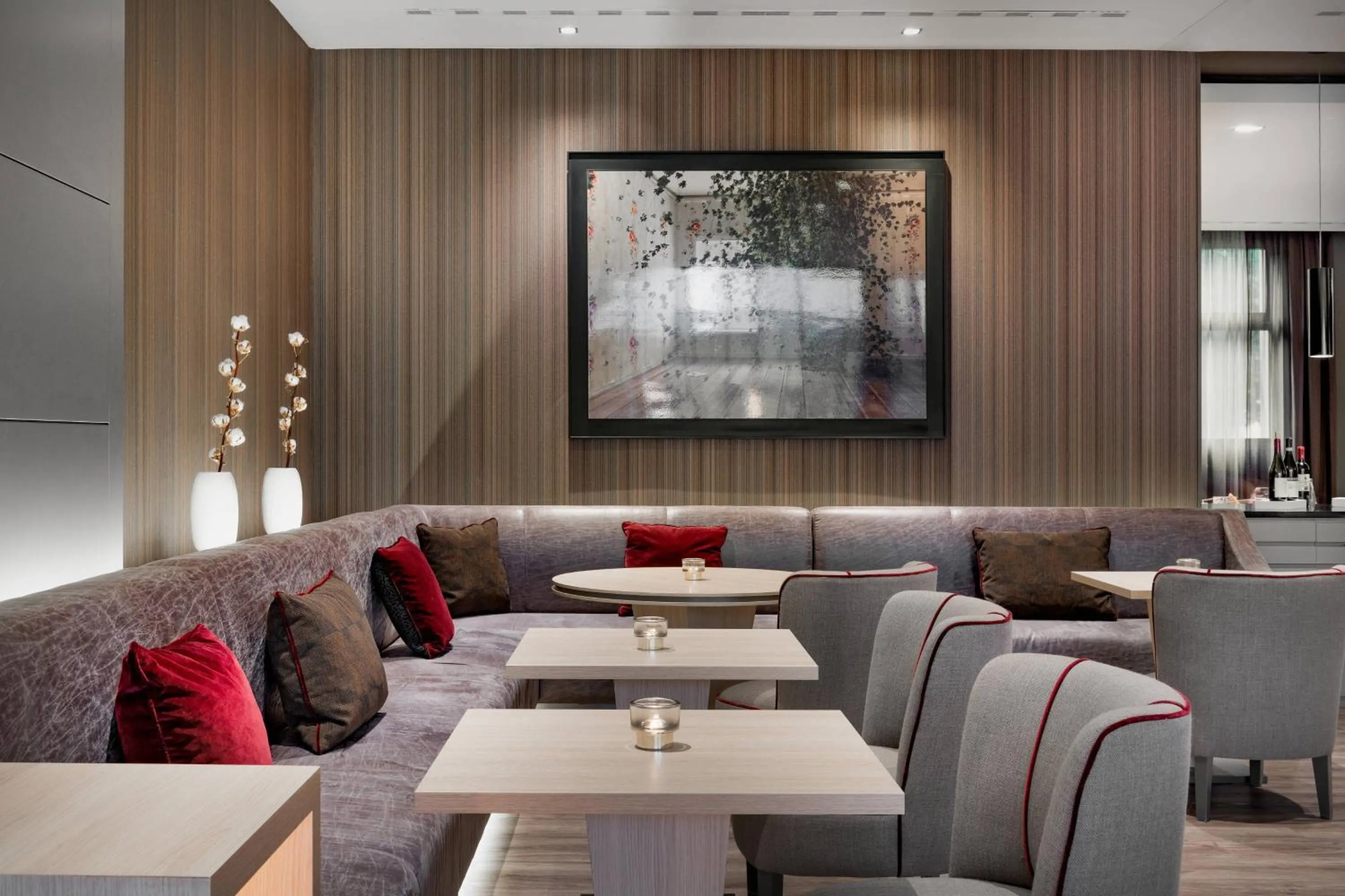 Lounge or bar in AC Hotel Bologna by Marriott