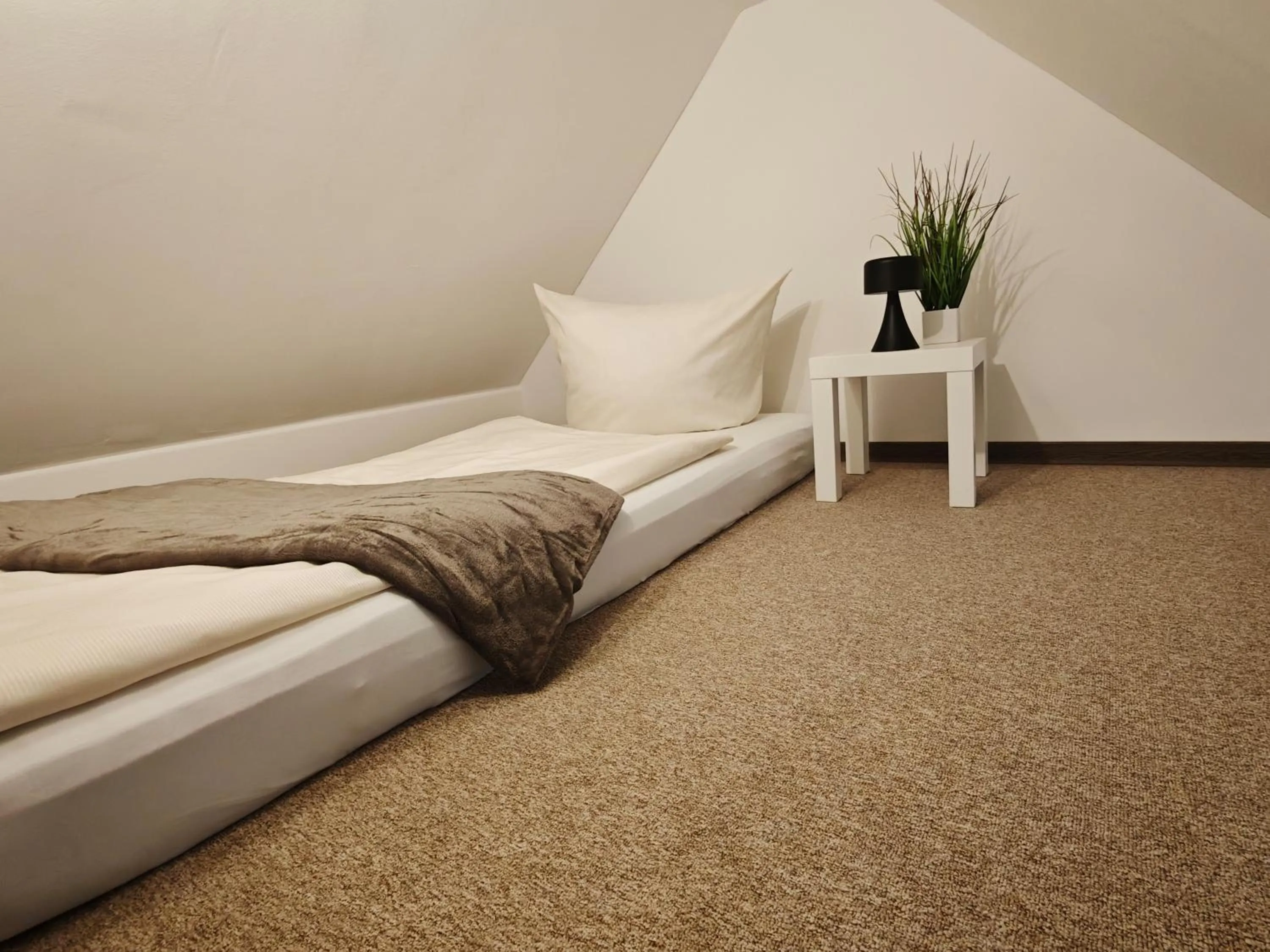 Bed in CJS Apartments - Chill or Drive am Nürburgring, new Box Spring Beds, new furniture, WLan, Spacious Rooms, Quiet Location