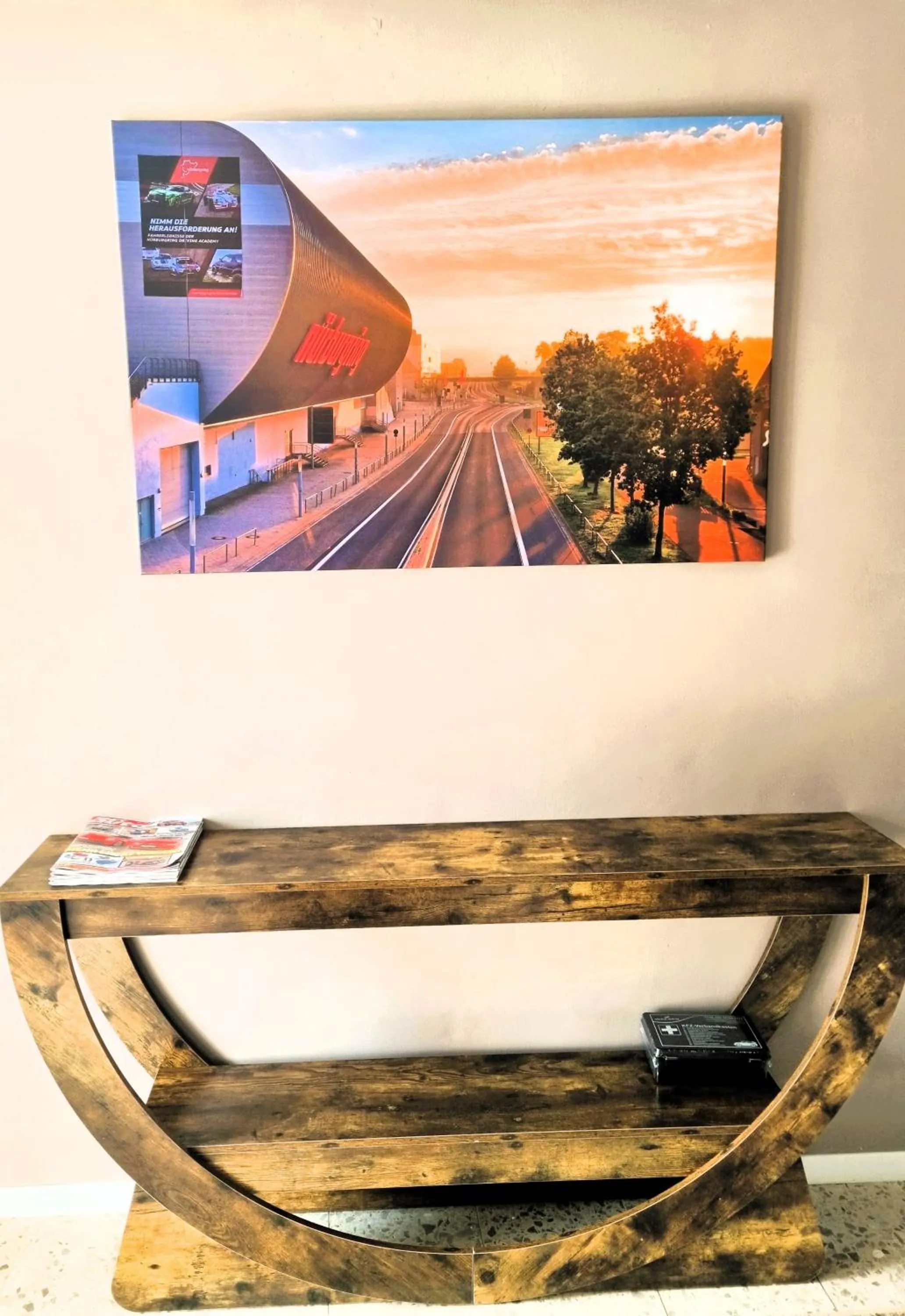 Decorative detail in CJS Apartments - Chill or Drive am Nürburgring, new Box Spring Beds, new furniture, free Parking, WLan, TV-Streaming, Quiet Location