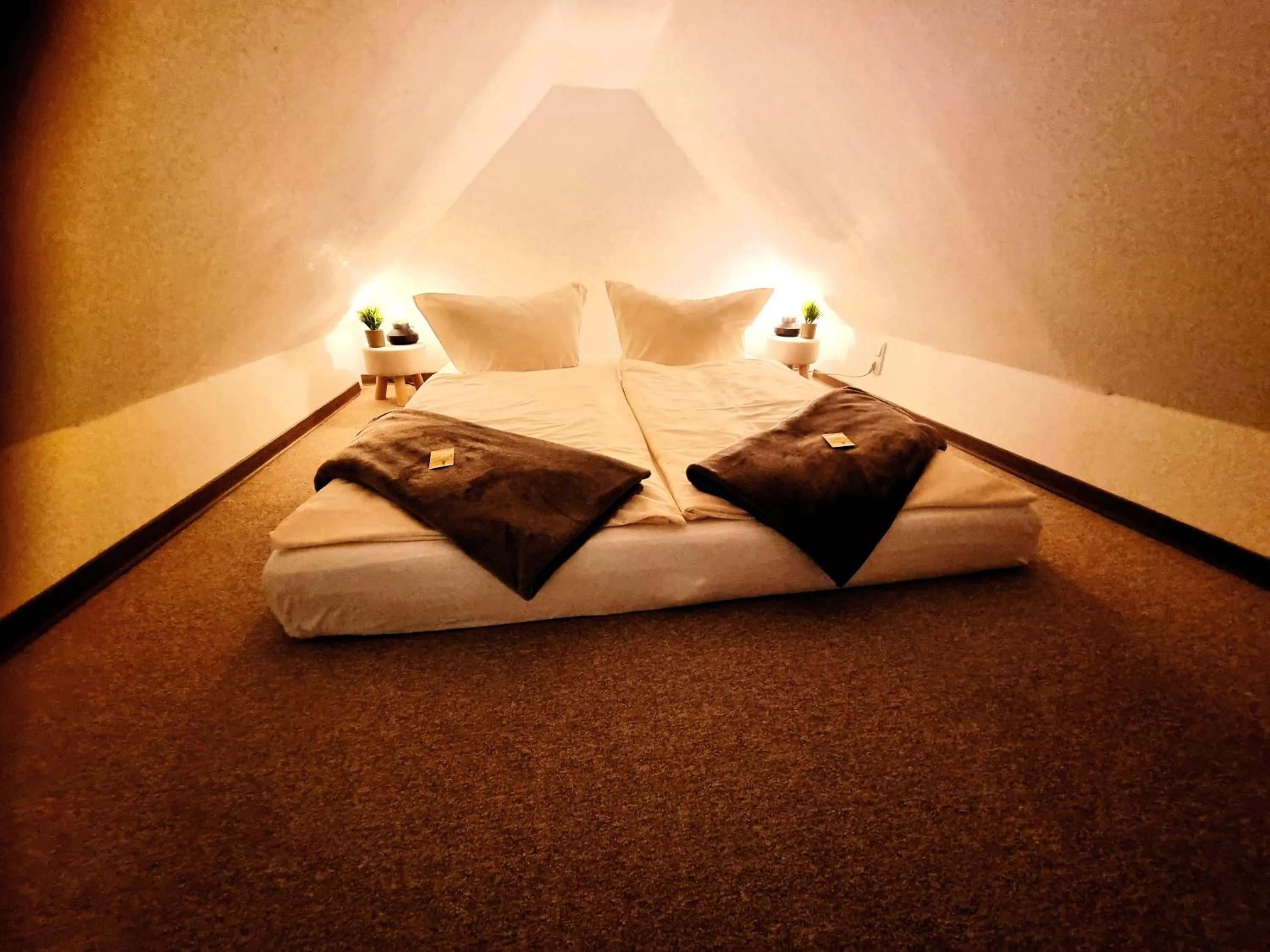 Bed in CJS Apartments - Chill or Drive am Nürburgring, new Box Spring Beds, new furniture, WLan, Spacious Rooms, Quiet Location