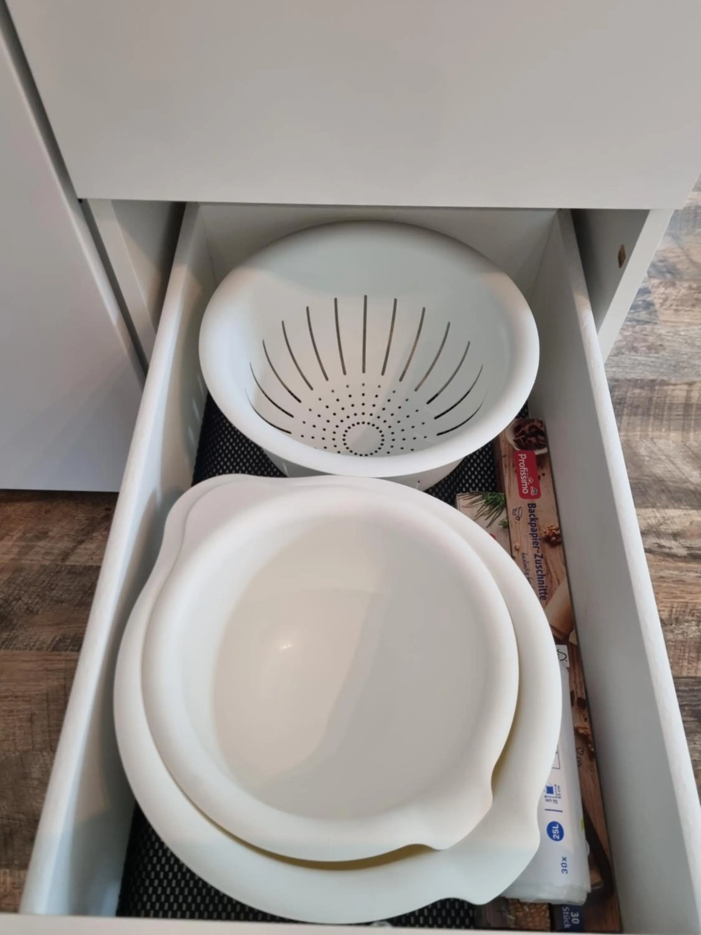 kitchen in CJS Apartments - Chill or Drive am Nürburgring, Free Parking, WLan, Spacious Rooms, Quiet Location