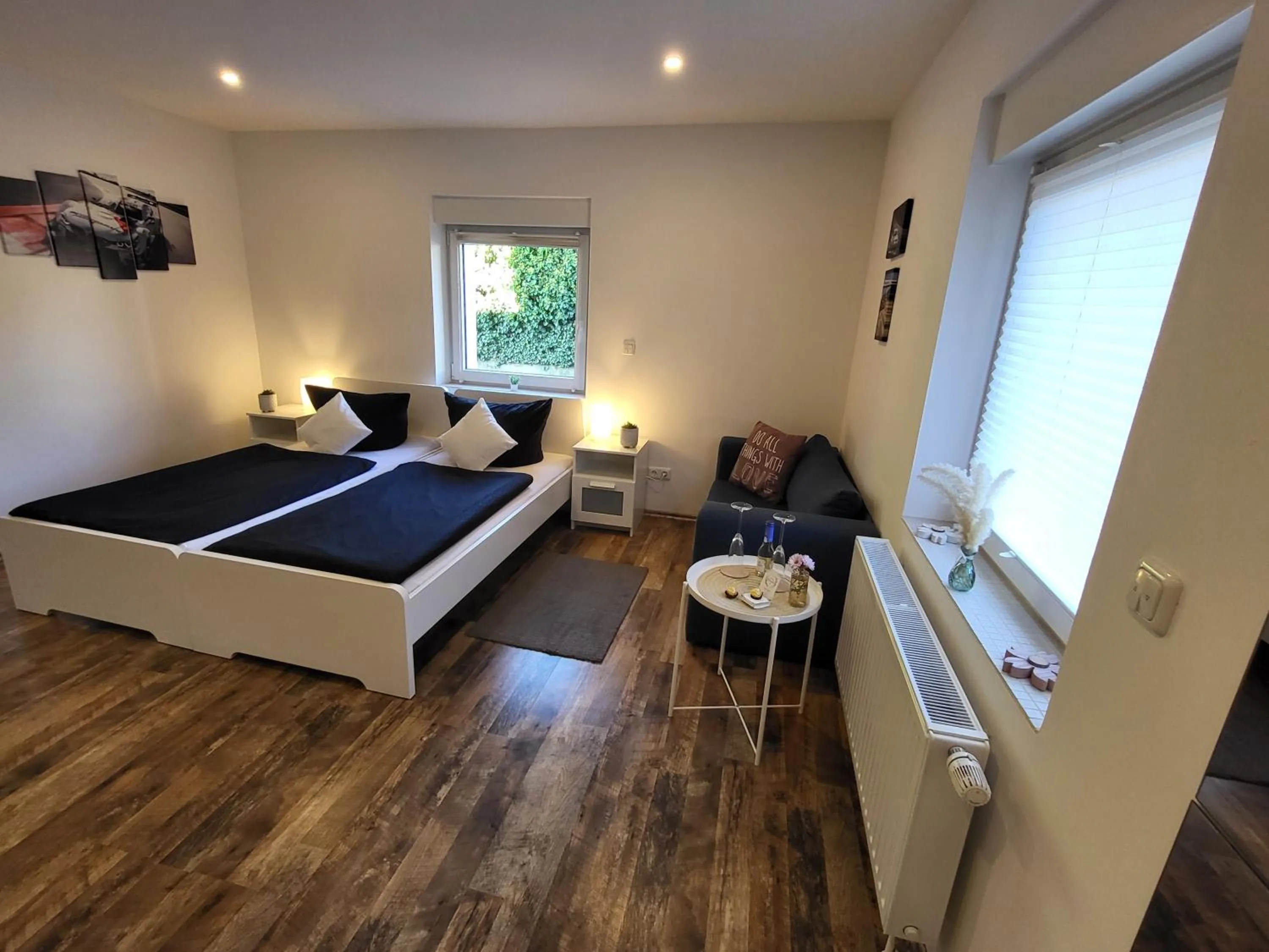 Bed in CJS Apartments - Chill or Drive am Nürburgring, Free Parking, WLan, Spacious Rooms, Quiet Location