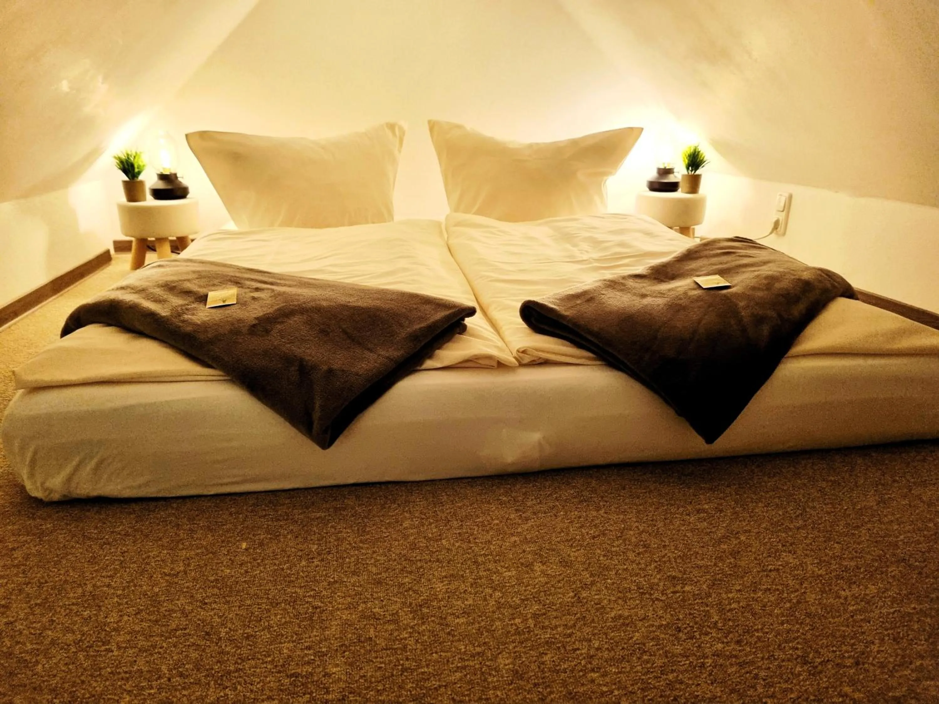 Bed in CJS Apartments - Chill or Drive am Nürburgring, new Box Spring Beds, new furniture, WLan, Spacious Rooms, Quiet Location