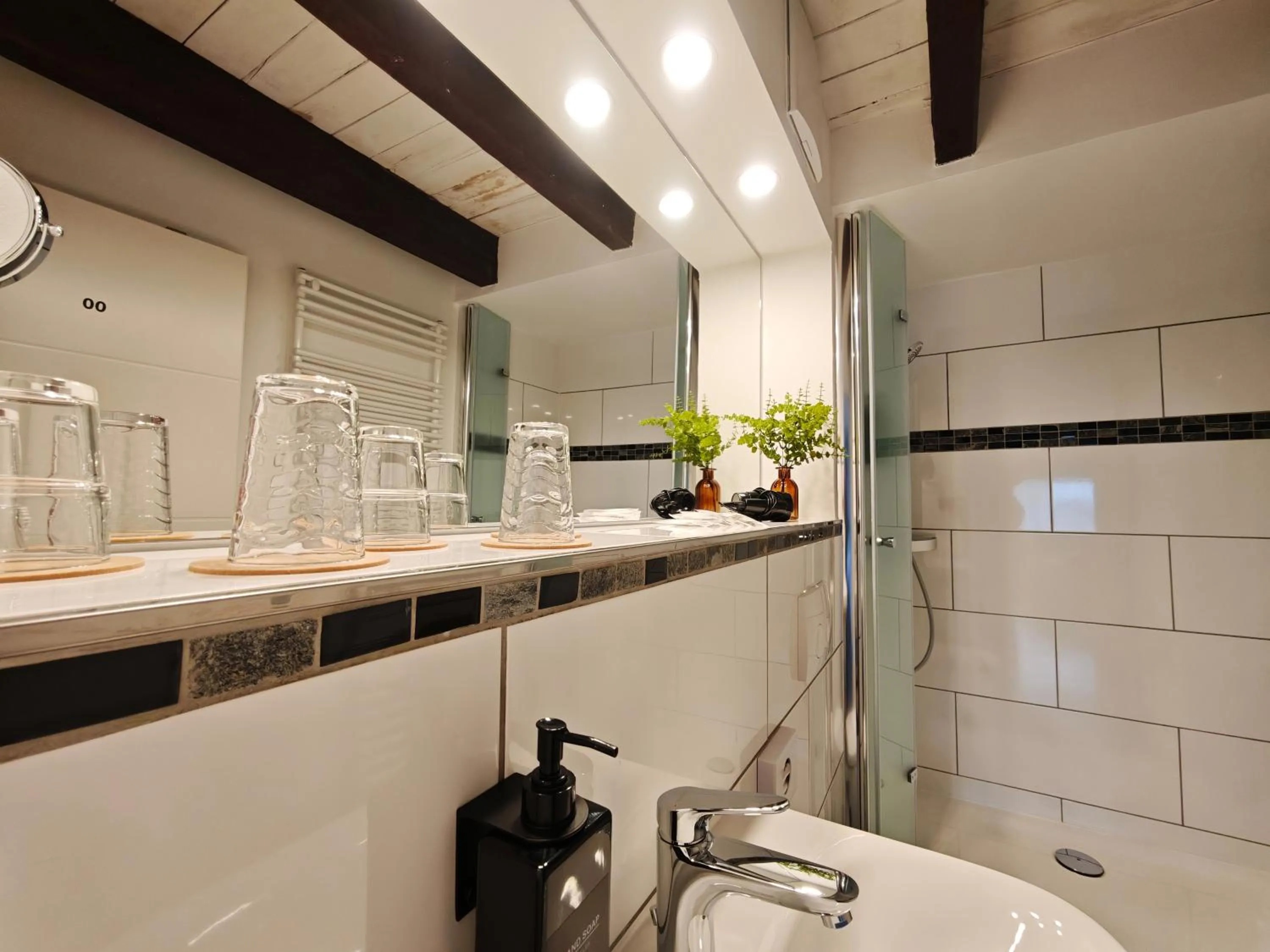 Bathroom in CJS Apartments - Chill or Drive am Nürburgring, new Box Spring Beds, new furniture, WLan, Spacious Rooms, Quiet Location